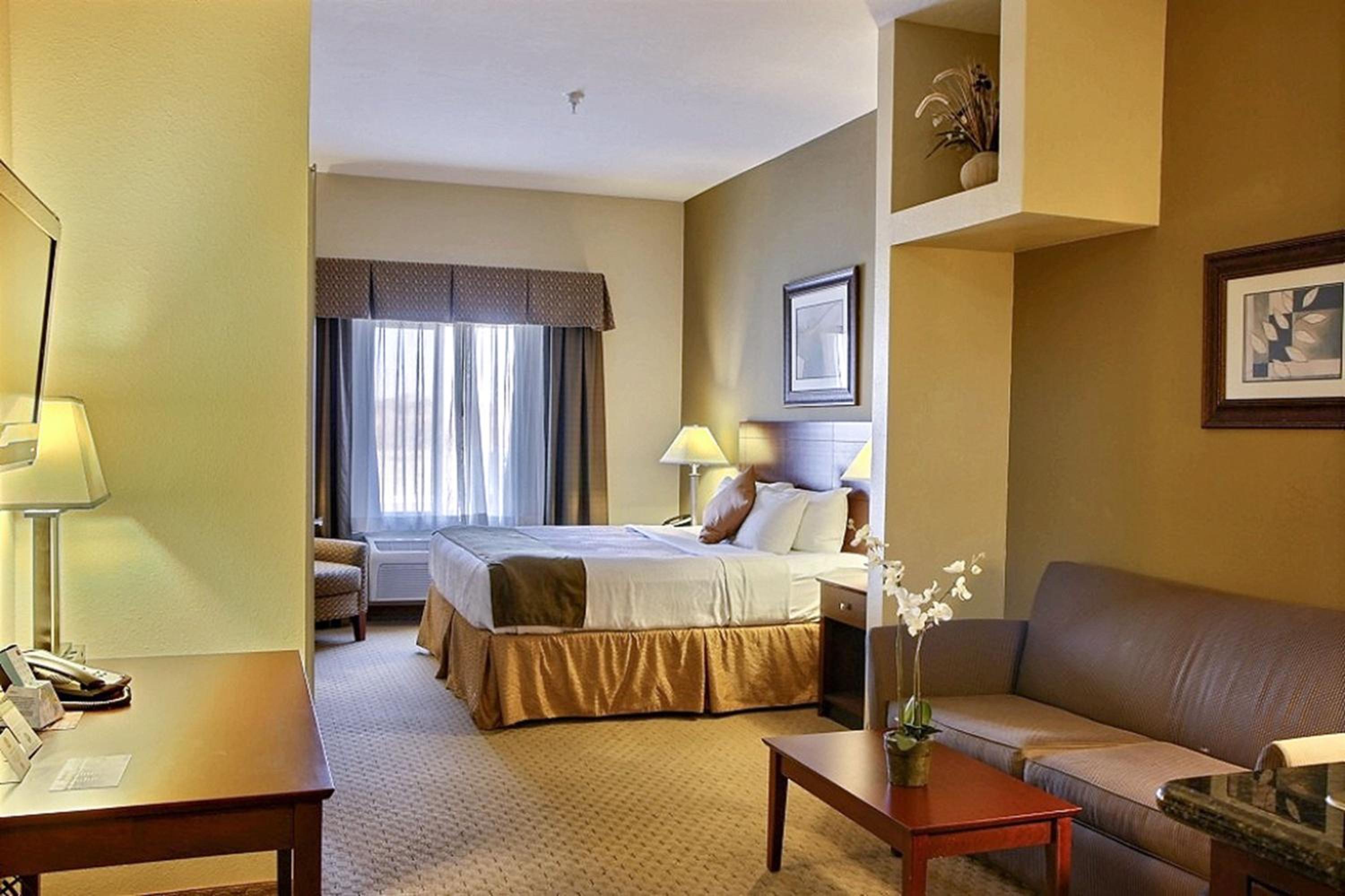 King Suite with Sofa Bed - Non-Smoking