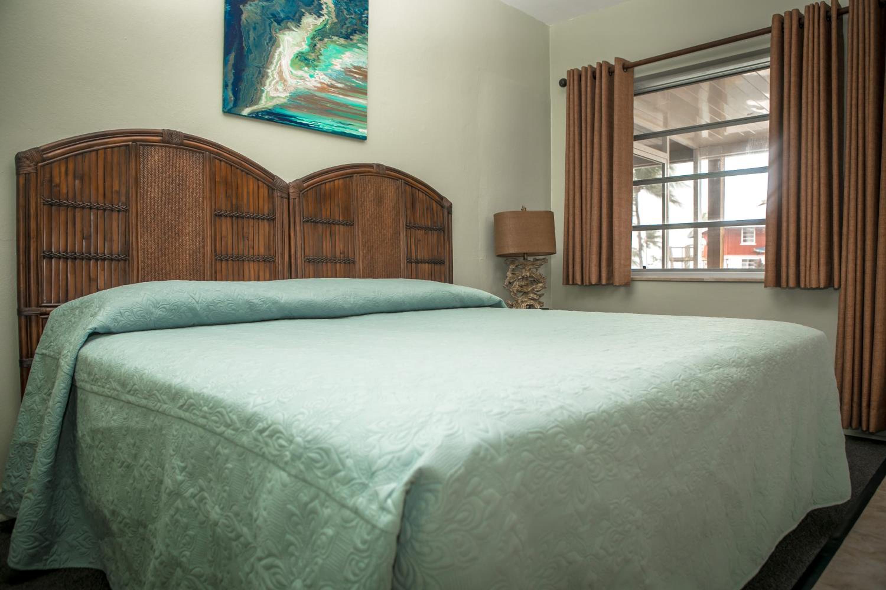 Large Studio Apartment - King Bed