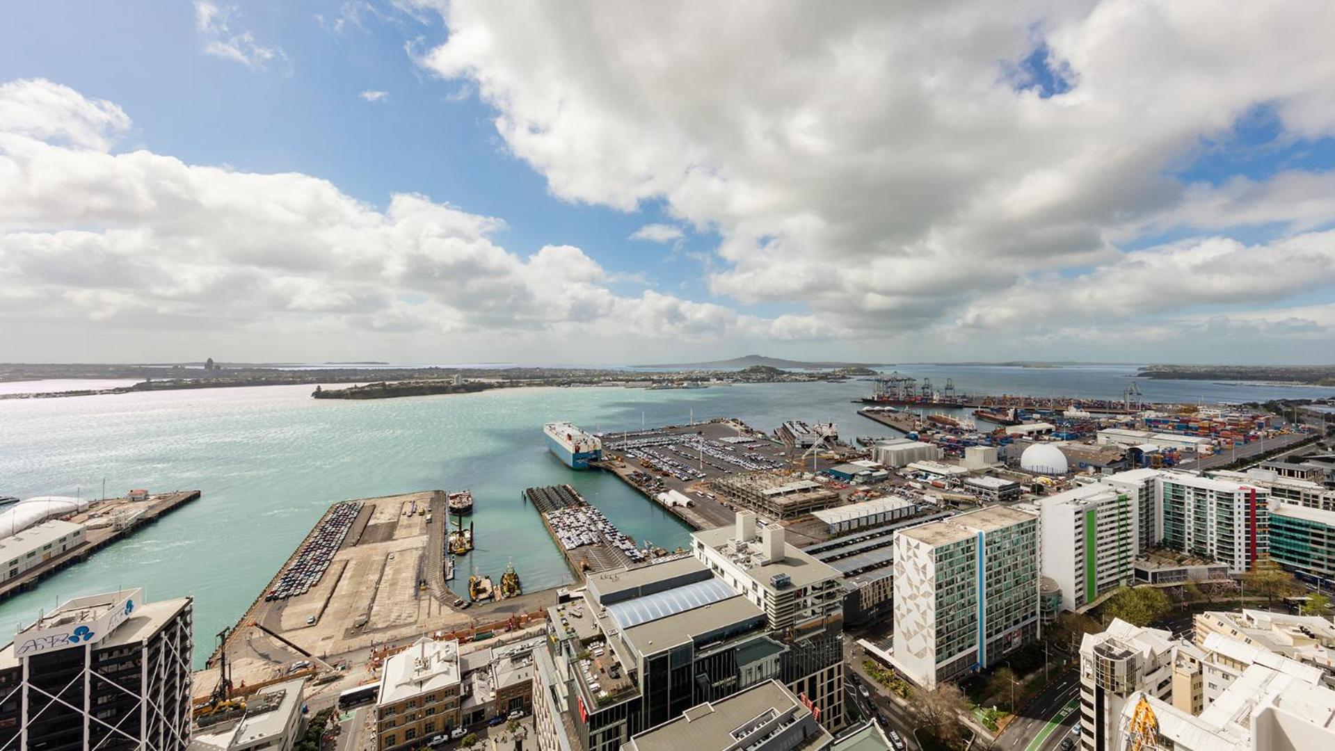 One-Bedroom Apartment with Harbor View - Photo 3