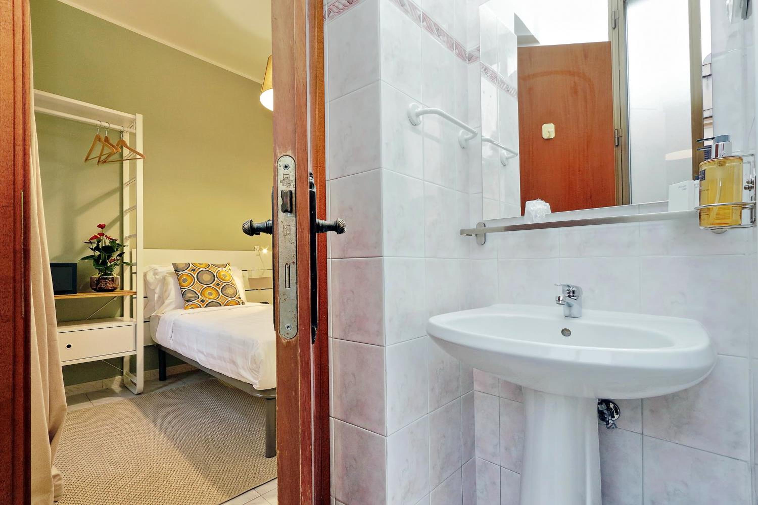 Economy Single Room