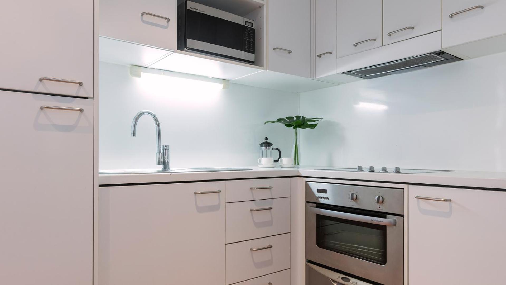 Two-Bedroom Apartment with Harbor View - Photo 2