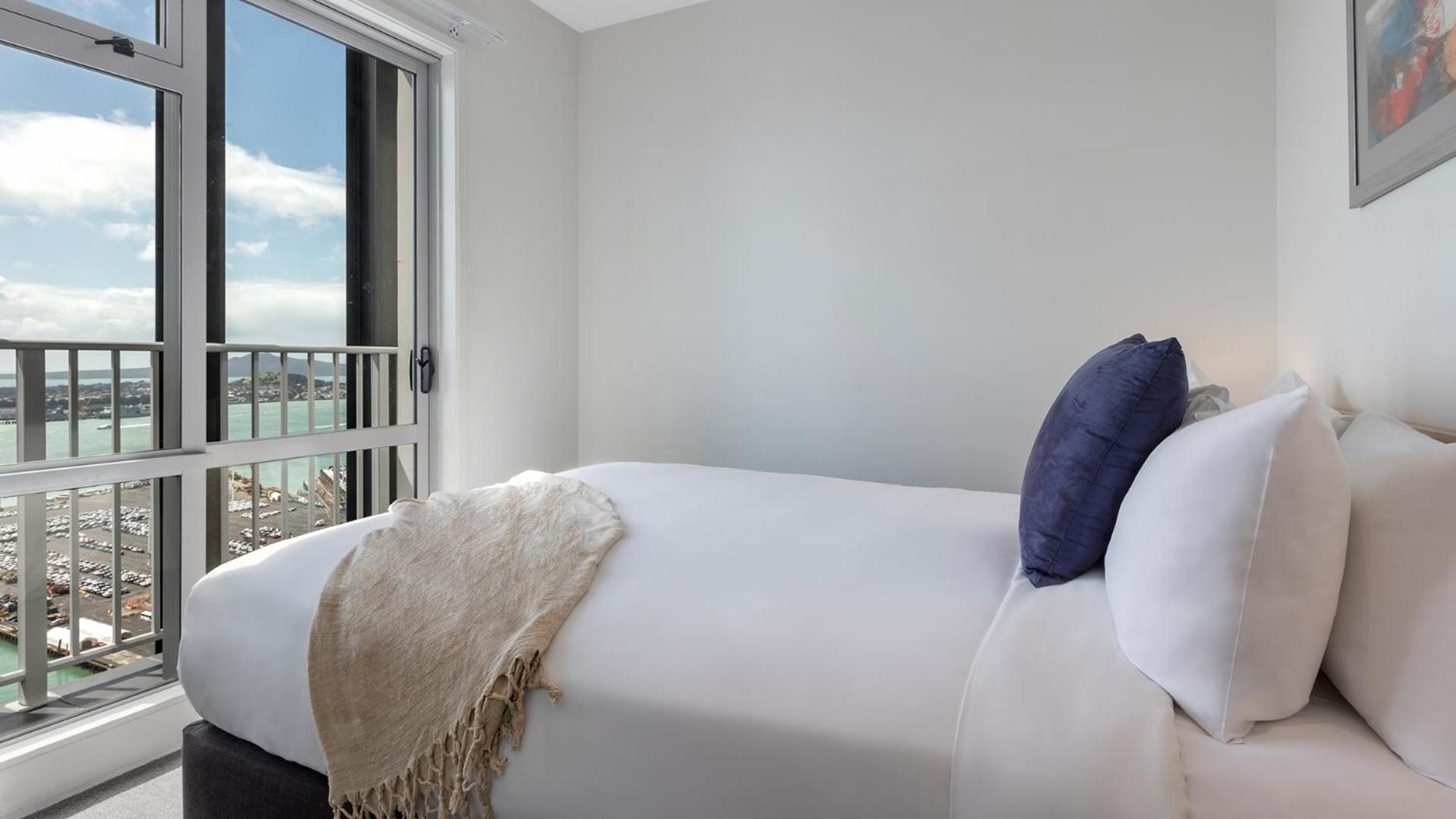 Two-Bedroom Apartment with Harbor View - Photo 3