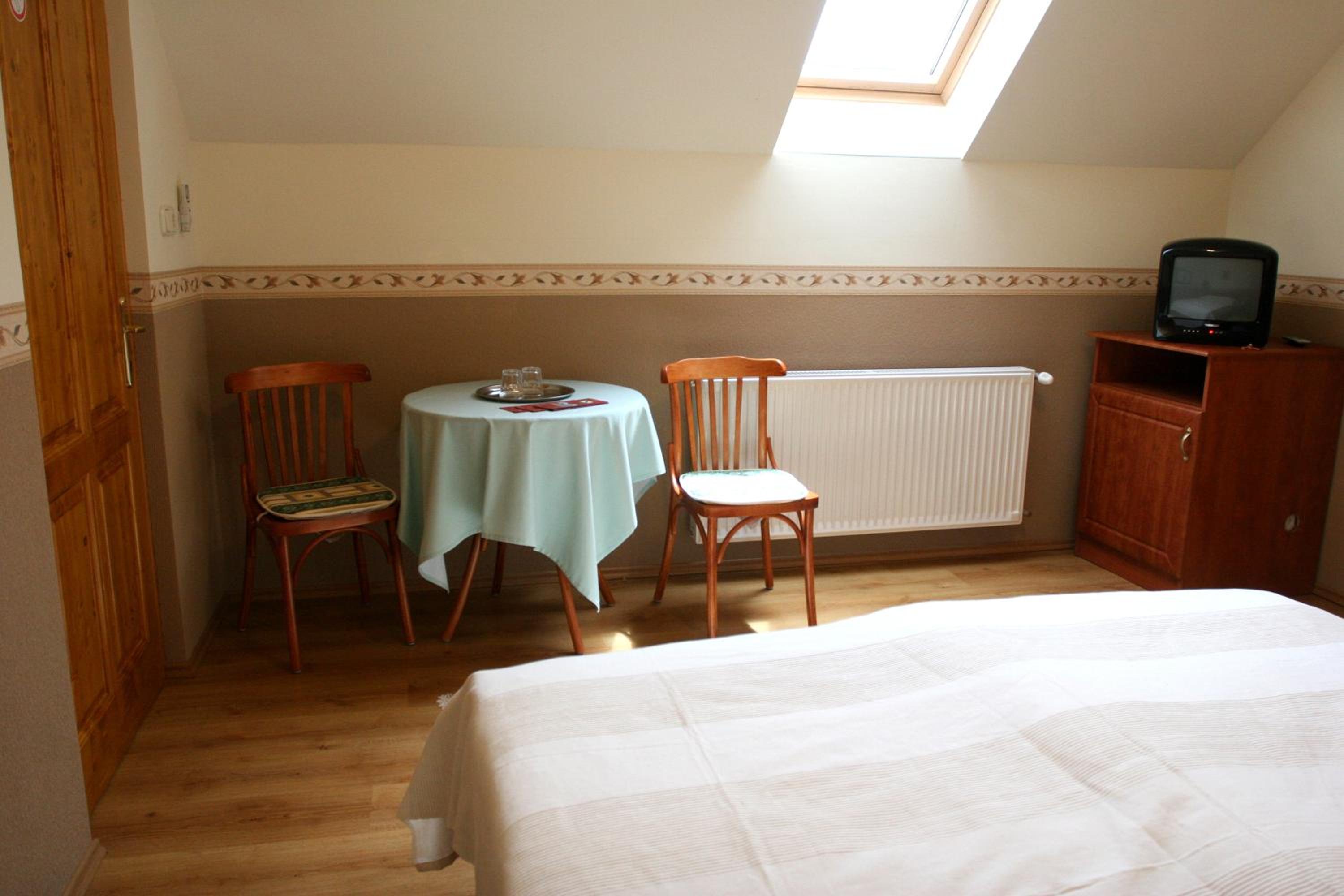 Triple Room - Photo 2