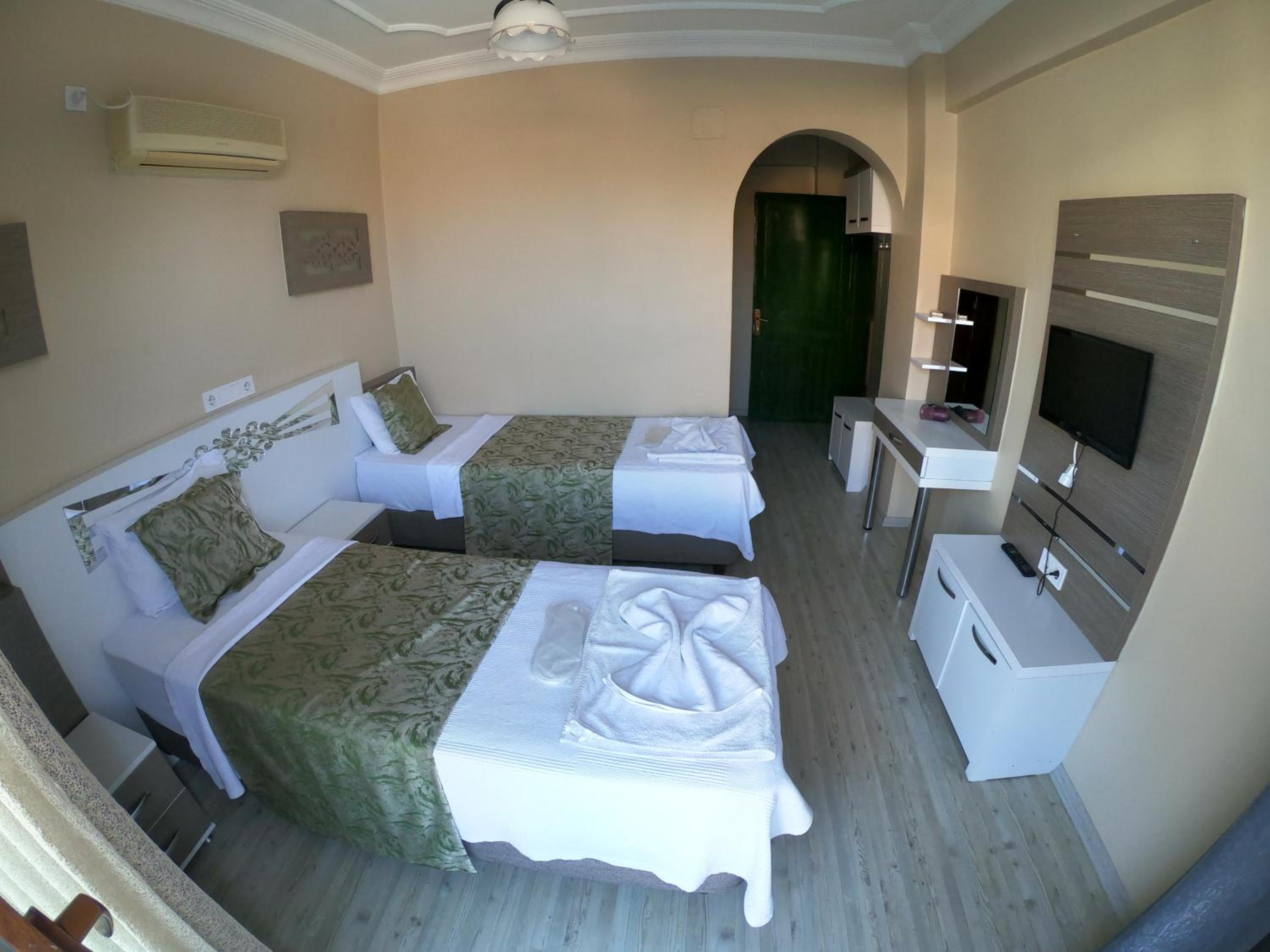 Twin Room - Photo 1