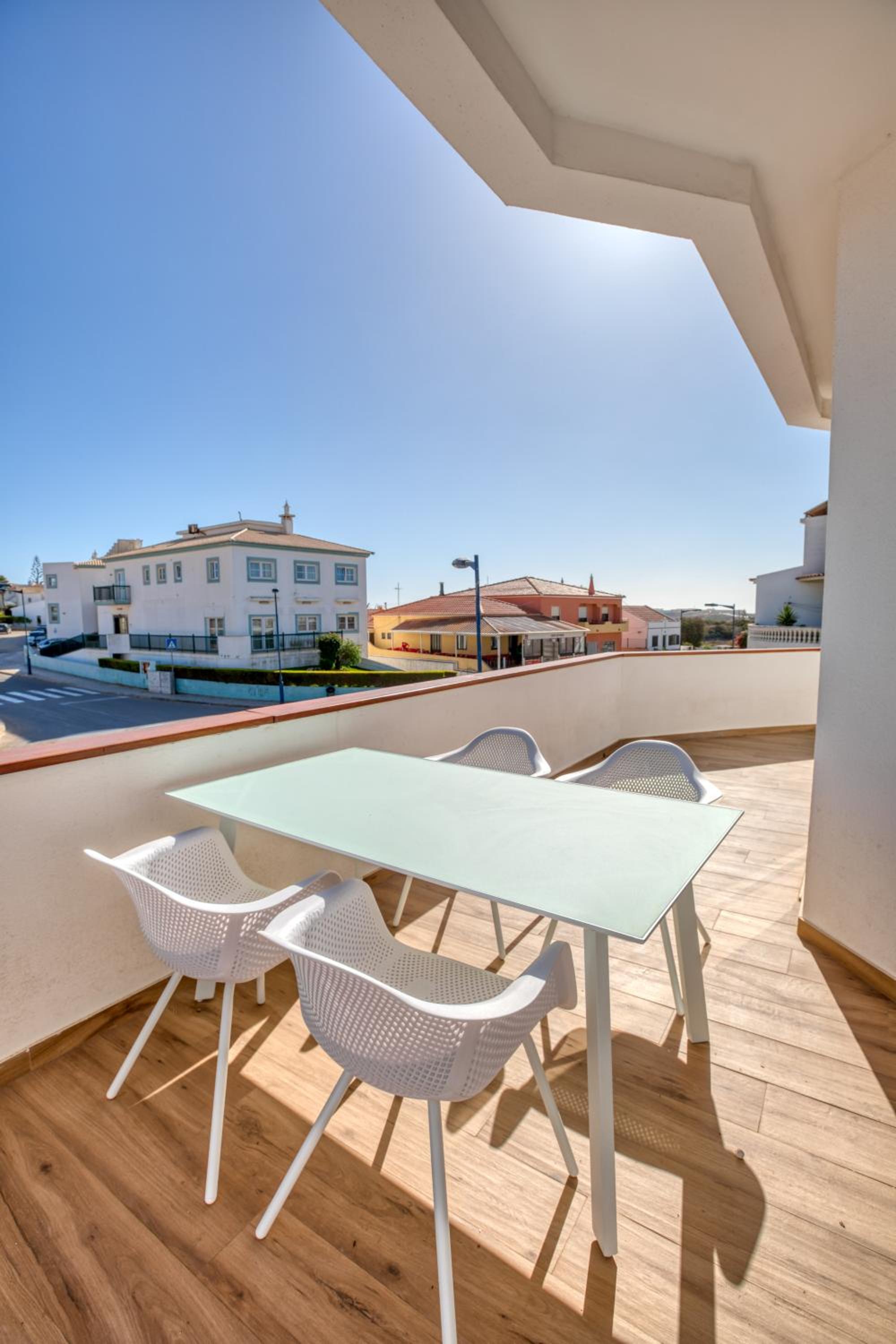Family Room with Balcony photo 2