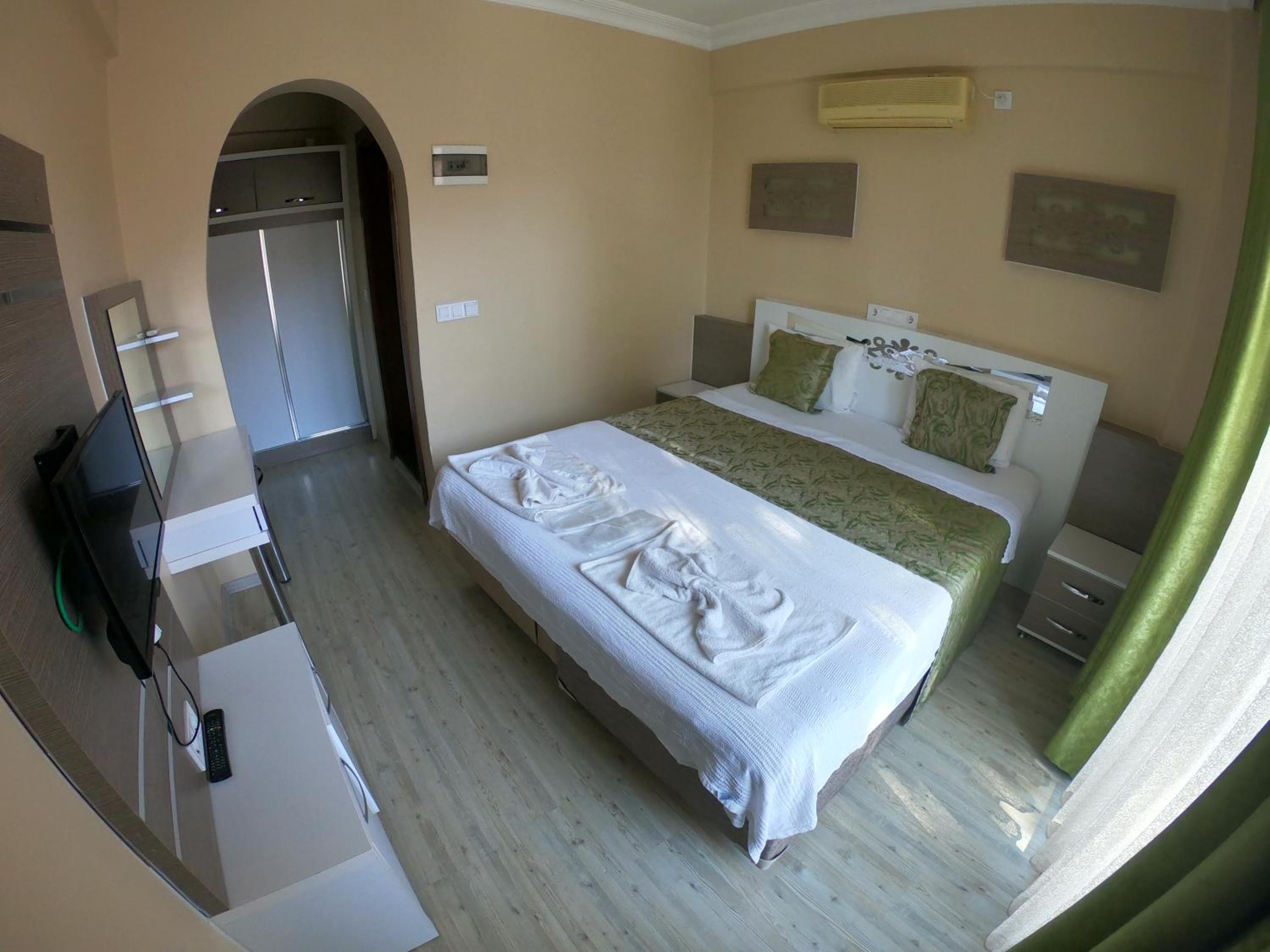 Double Room - Photo 15