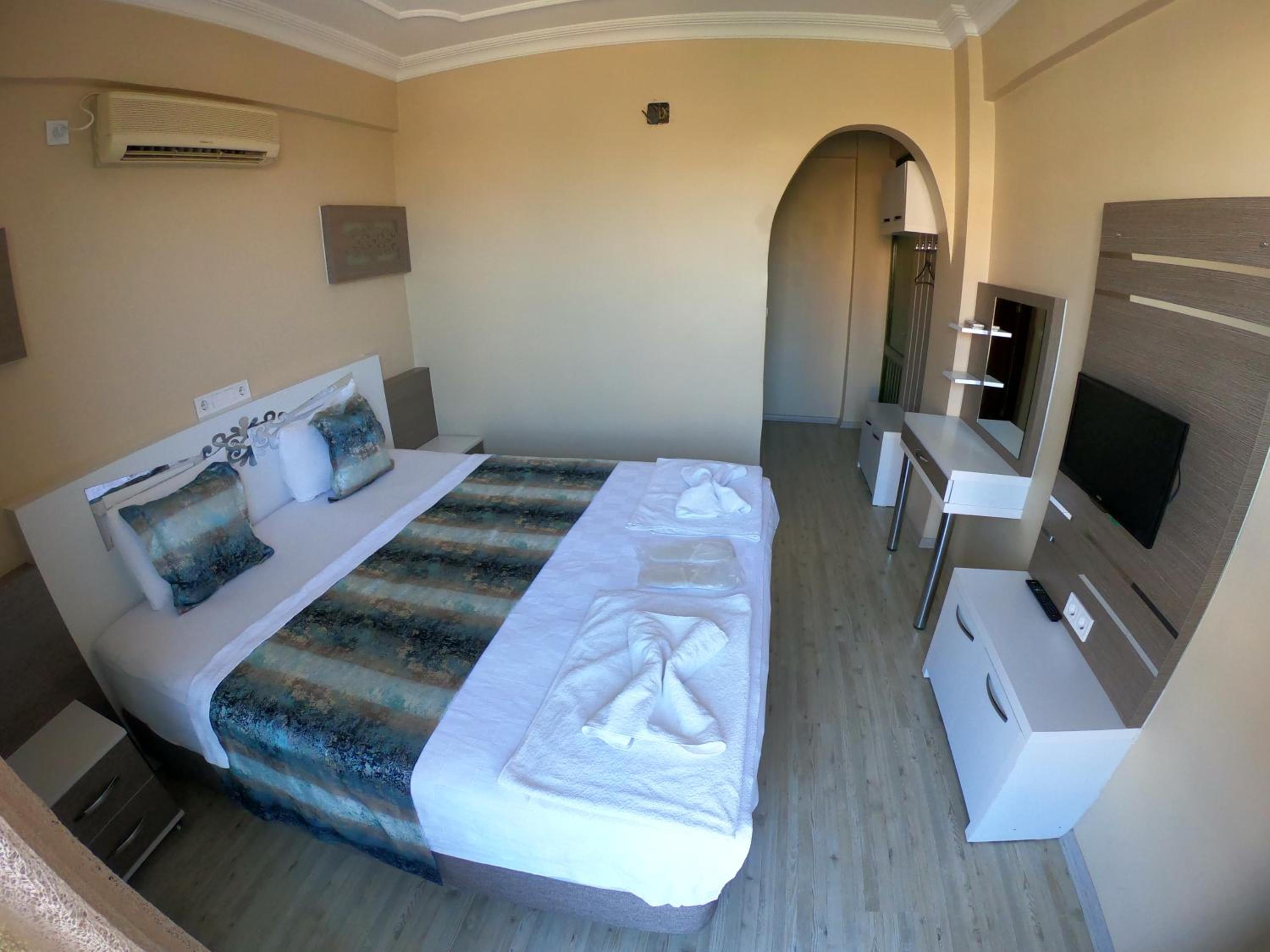 Double Room - Photo 13