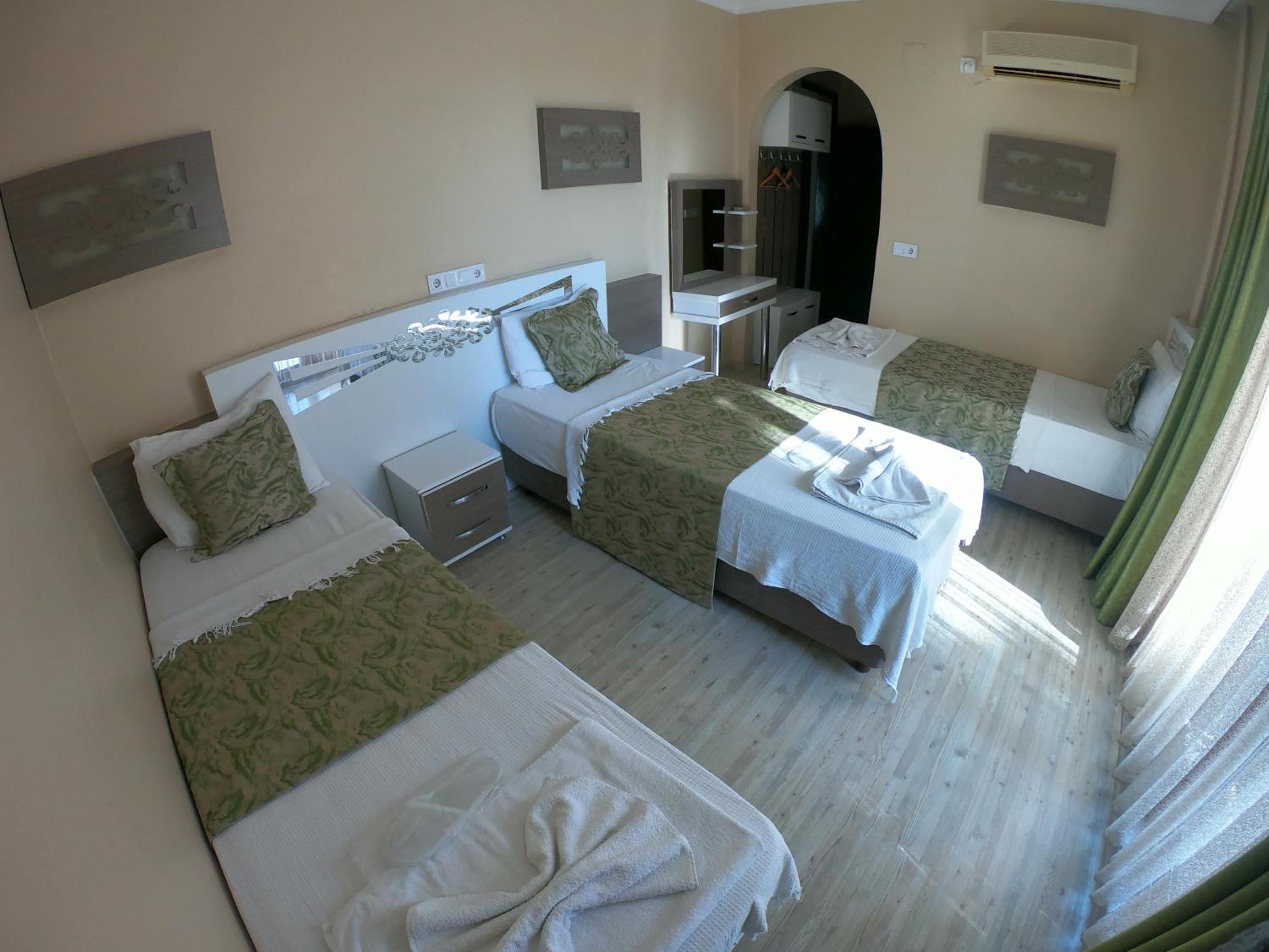 Triple Room - Photo 1