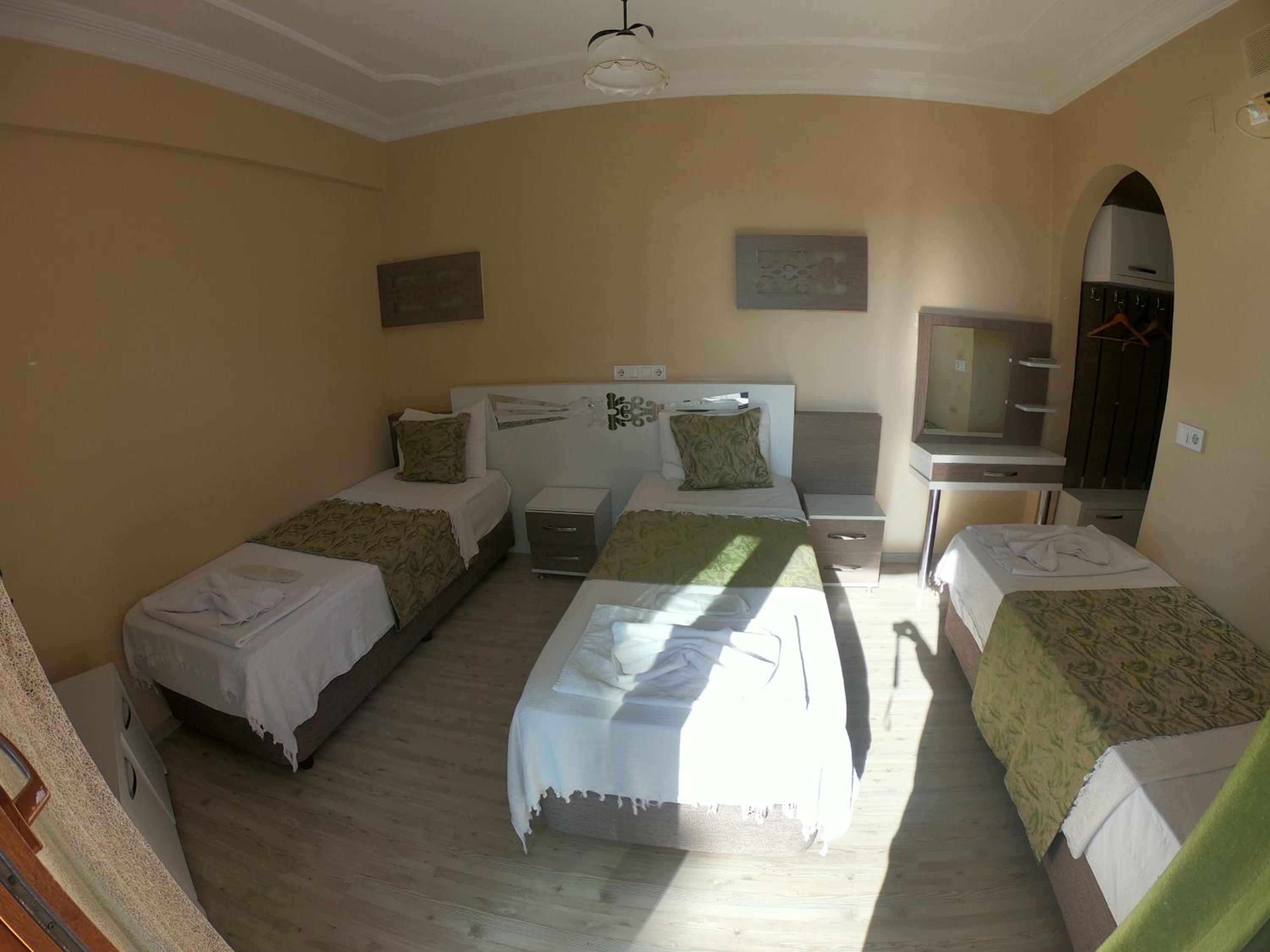 Triple Room - Photo 18