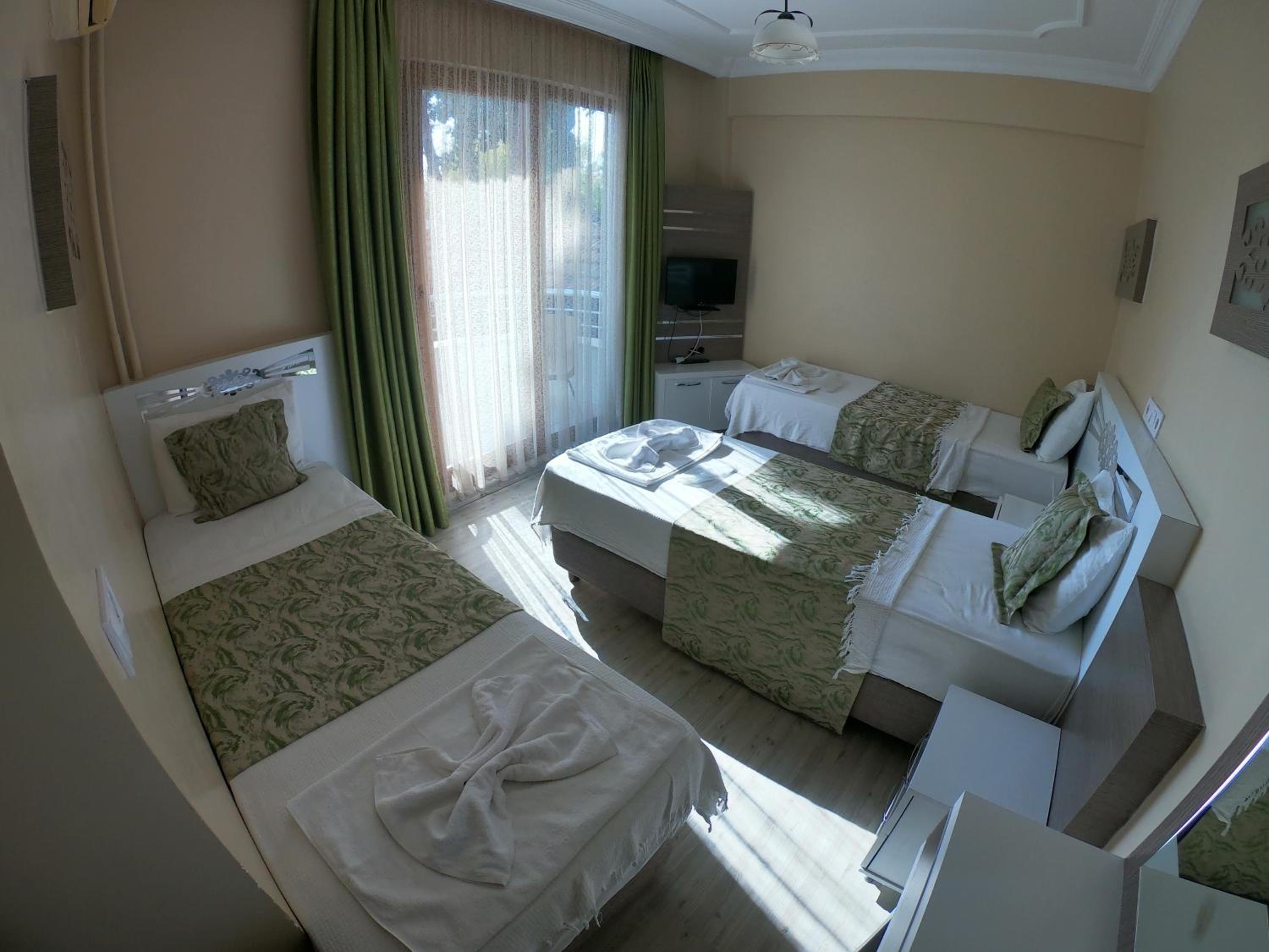 Triple Room - Photo 16