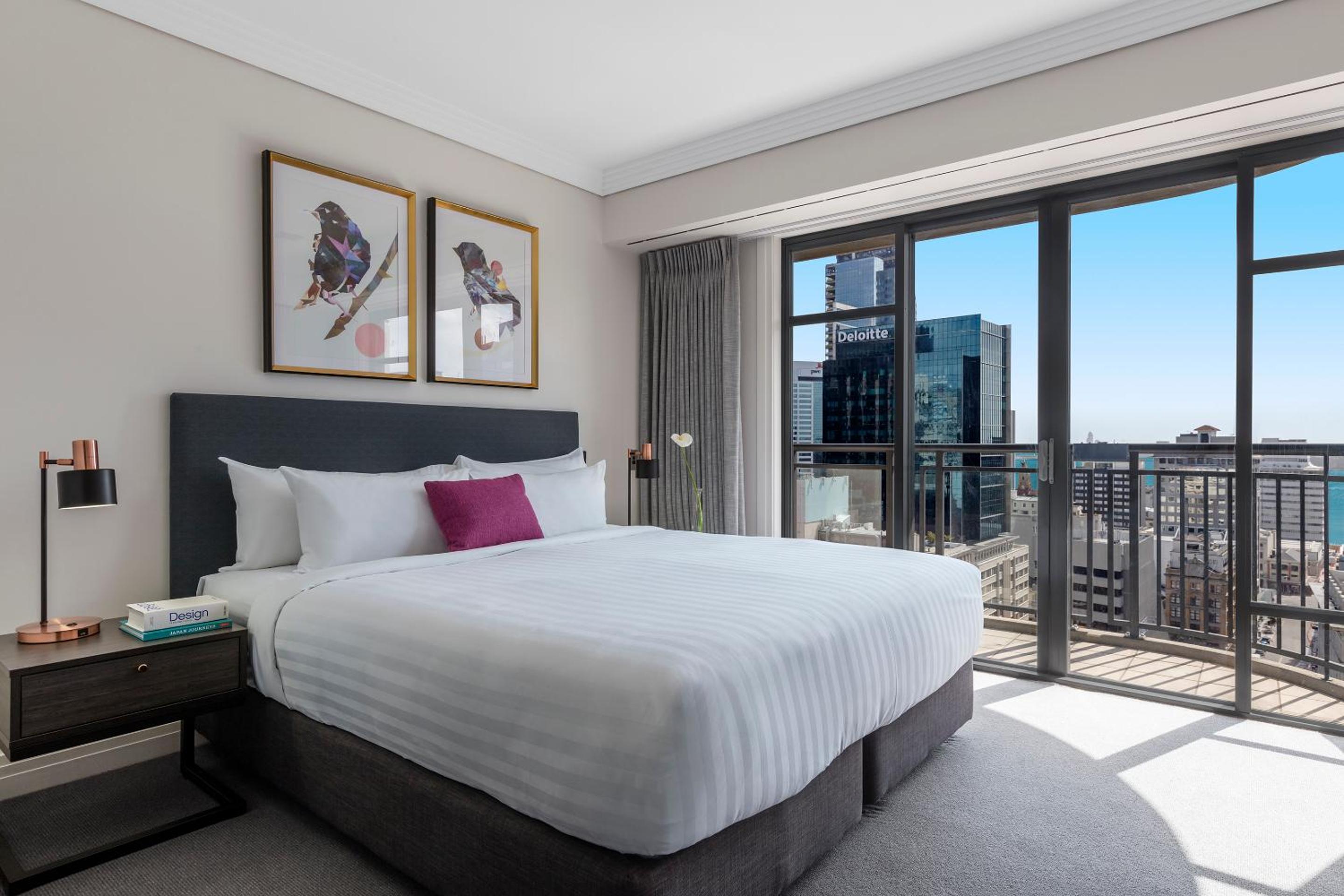 One-Bedroom Harbor Suite