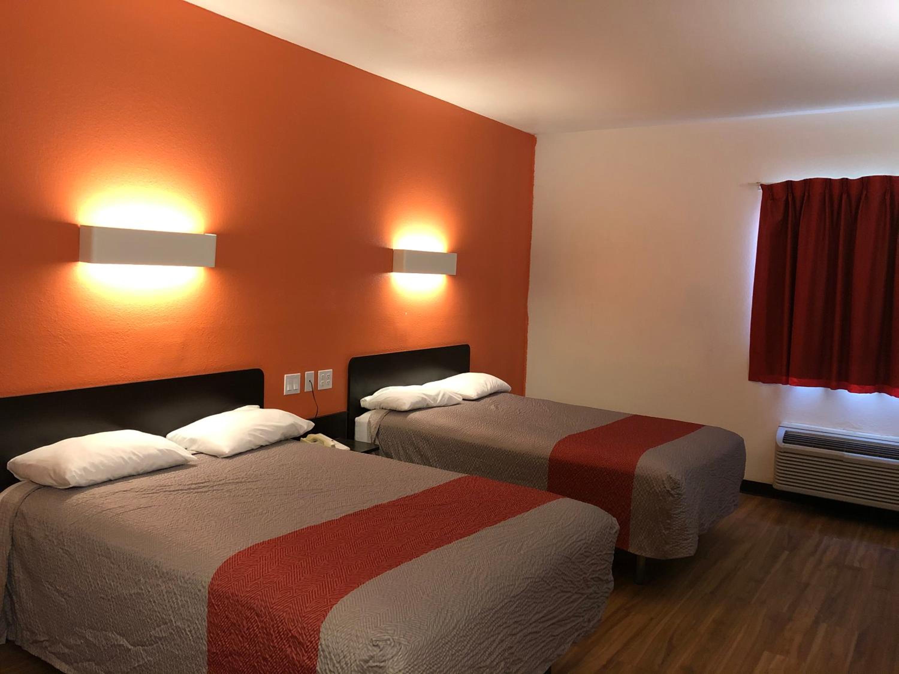 Deluxe Quadruple Room - Non-Smoking - Photo 1