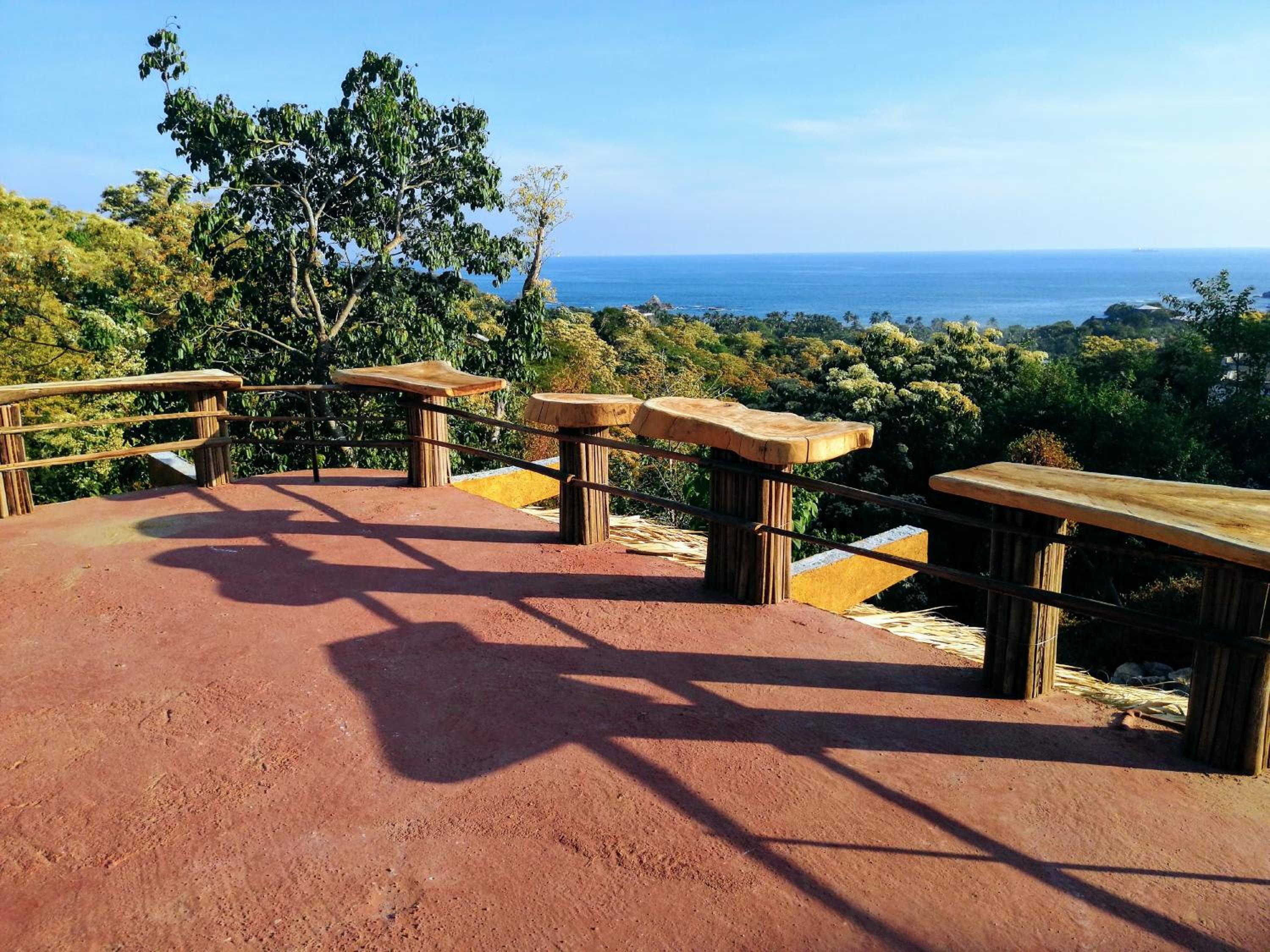 Bungalow with Sea View - Photo 9