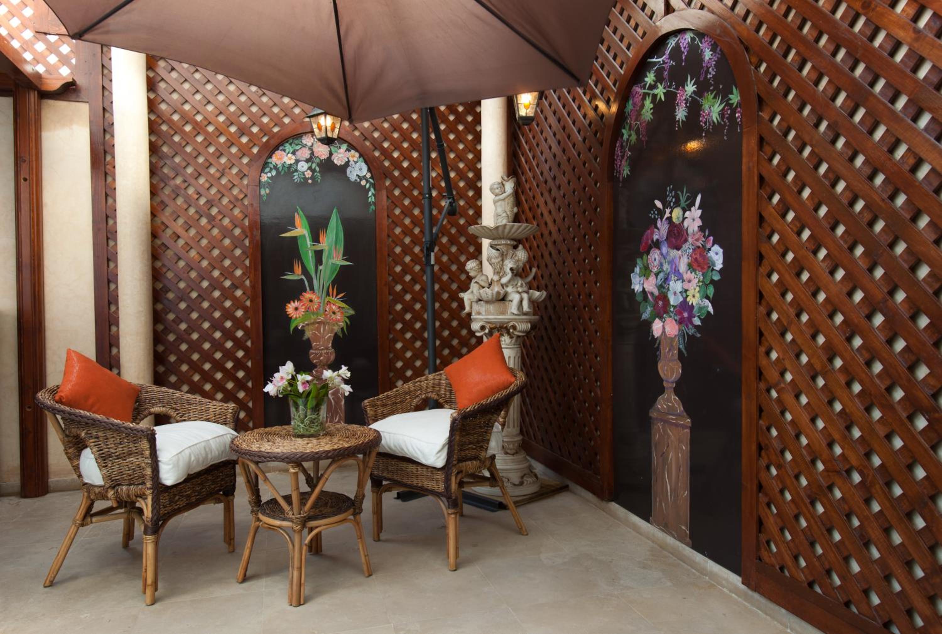 Prestige Suite with Balcony - Photo 7