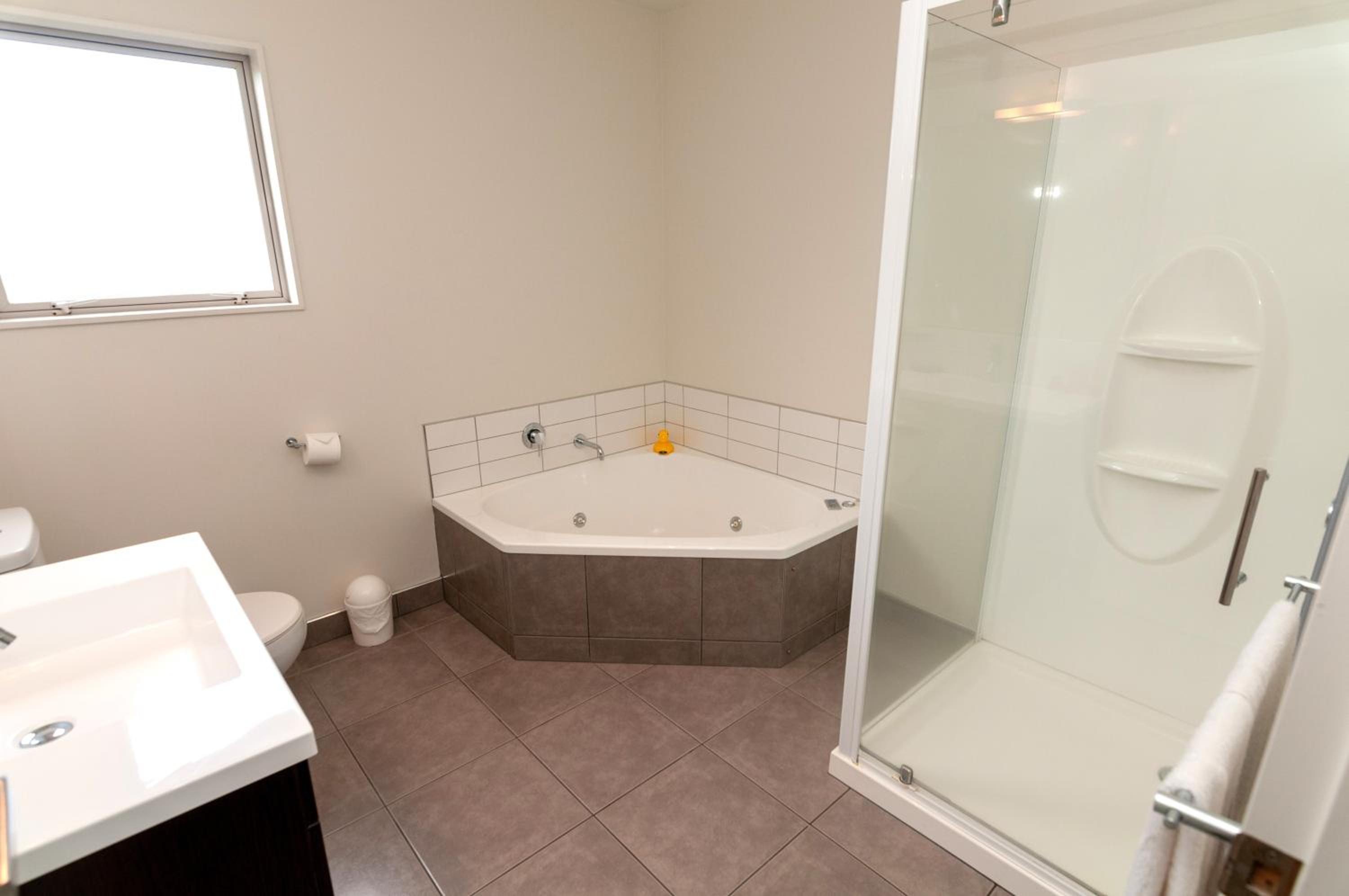 Two-Bedroom Apartment with Spa Bath photo 3