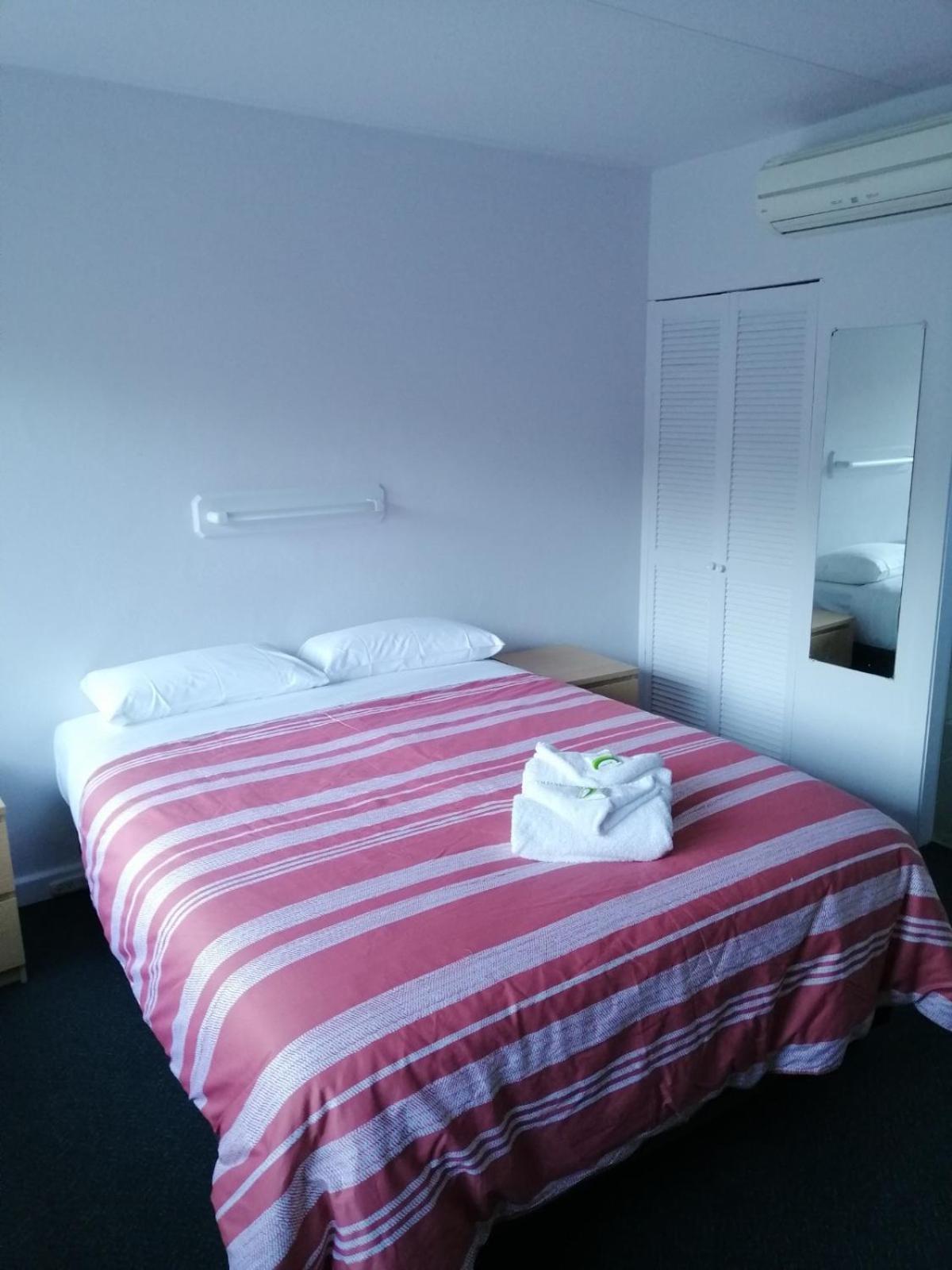 Double Room - Photo 6