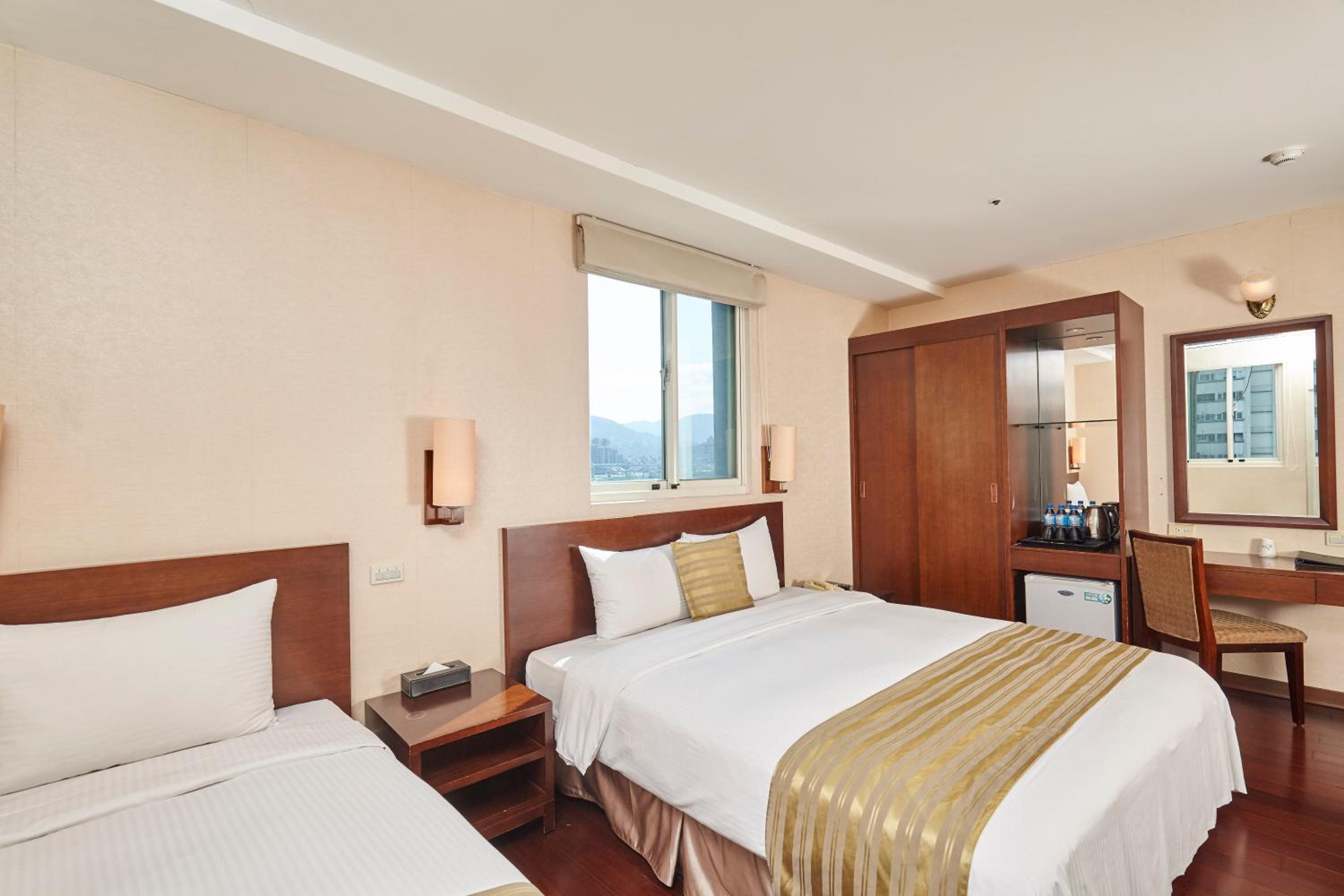 Classic Triple Room photo 2