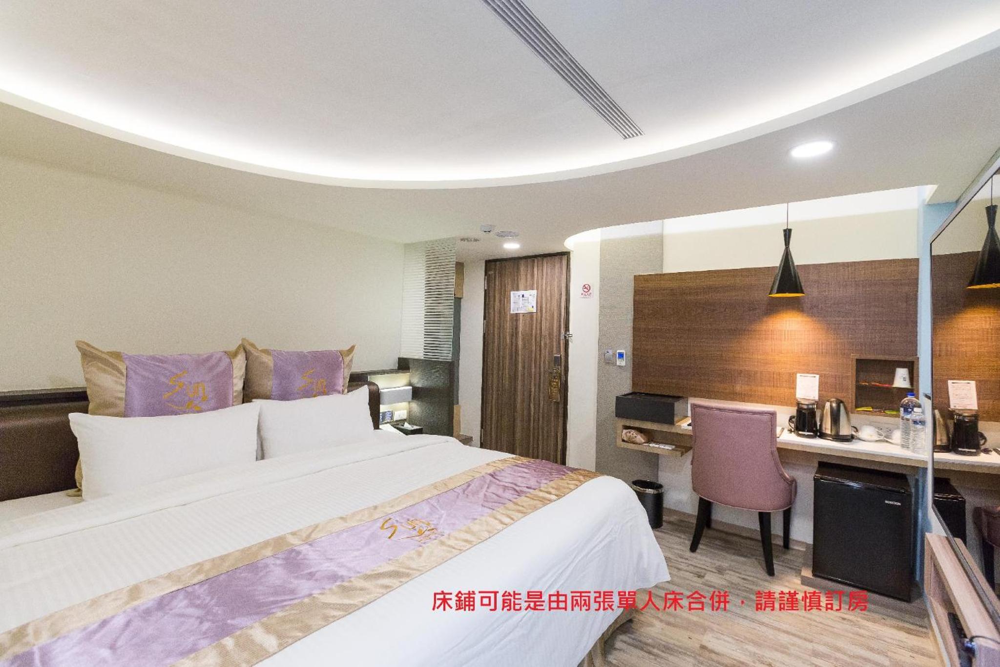 Double Room (Check-in after 22:00)