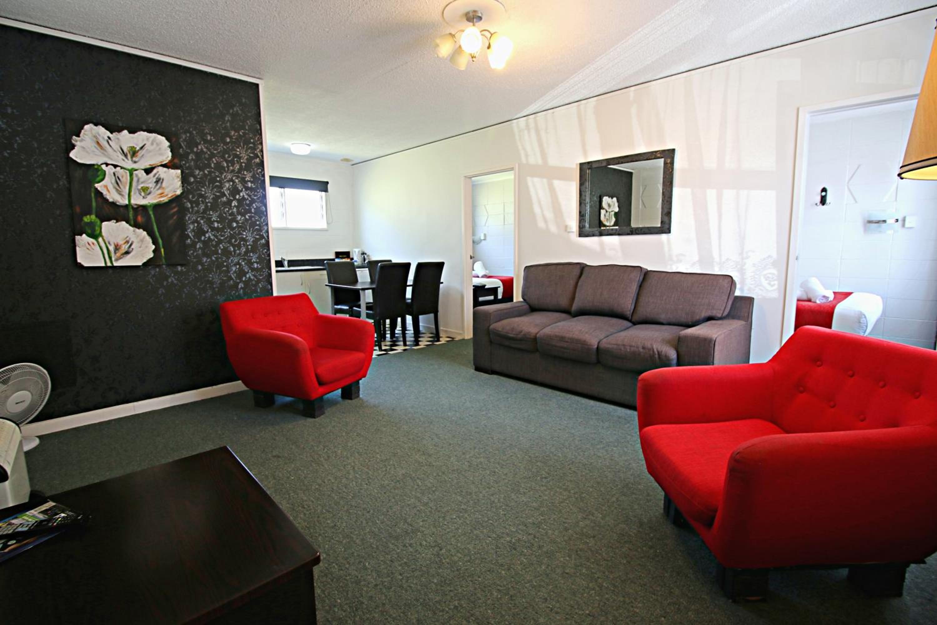 Deluxe Two-Bedroom Apartment photo 1