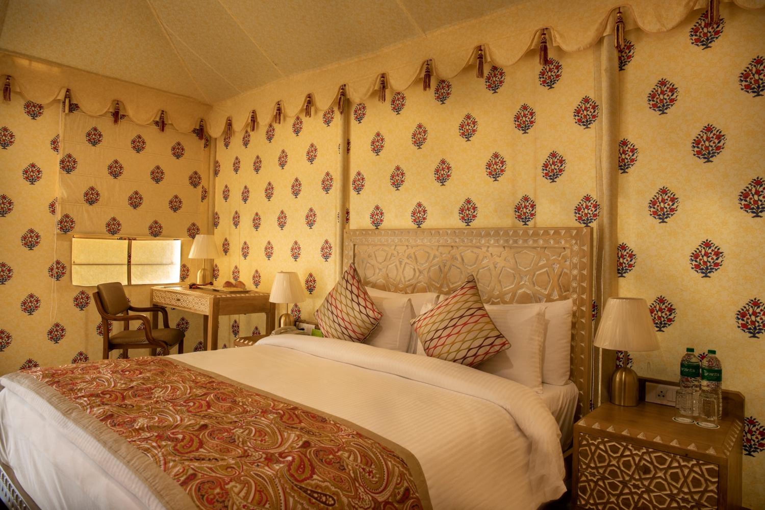 Deluxe Tent: 10% discount on Food & Beverages (excluding In-Room Dining and Liquor), 10% discount on Spa Services, Laundry Services, Complimentary Happy Hour Offer – Buy 1 Get 1 Free, available daily from 11:00 AM to 7:00 PM. - Photo 3