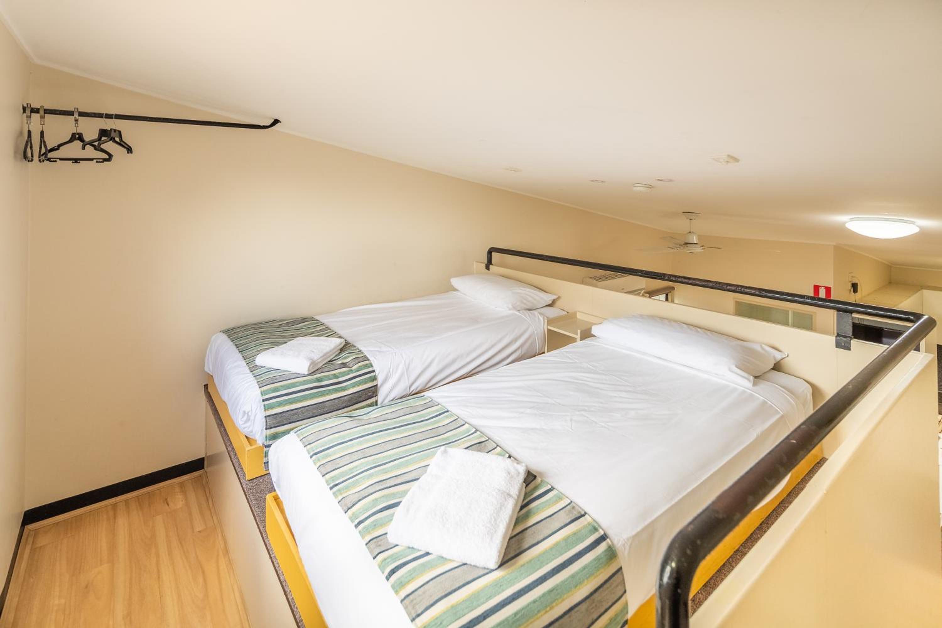 2 Bedroom Lorikeet Loft (No Pets Allowed) photo 3