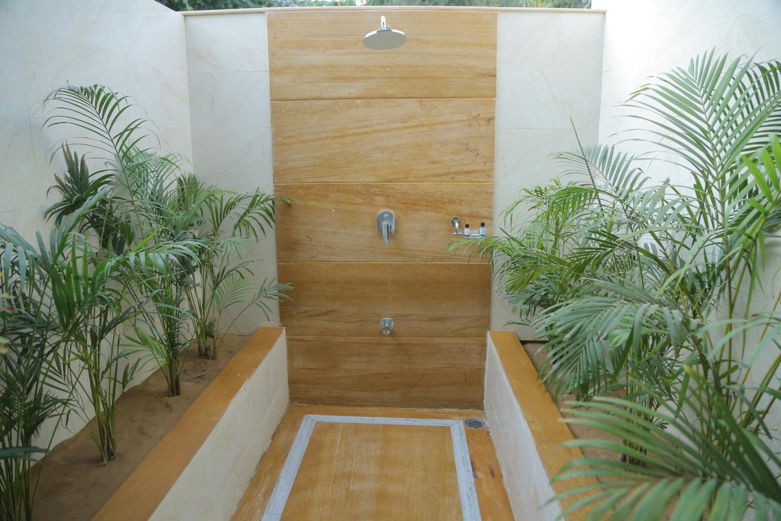Premium Tent:10% discount on Food & Beverages (excluding In-Room Dining and Liquor), 10% discount on Spa Services, Laundry Services, Complimentary Happy Hour Offer – Buy 1 Get 1 Free, available daily from 11:00 AM to 7:00 PM. - Photo 5