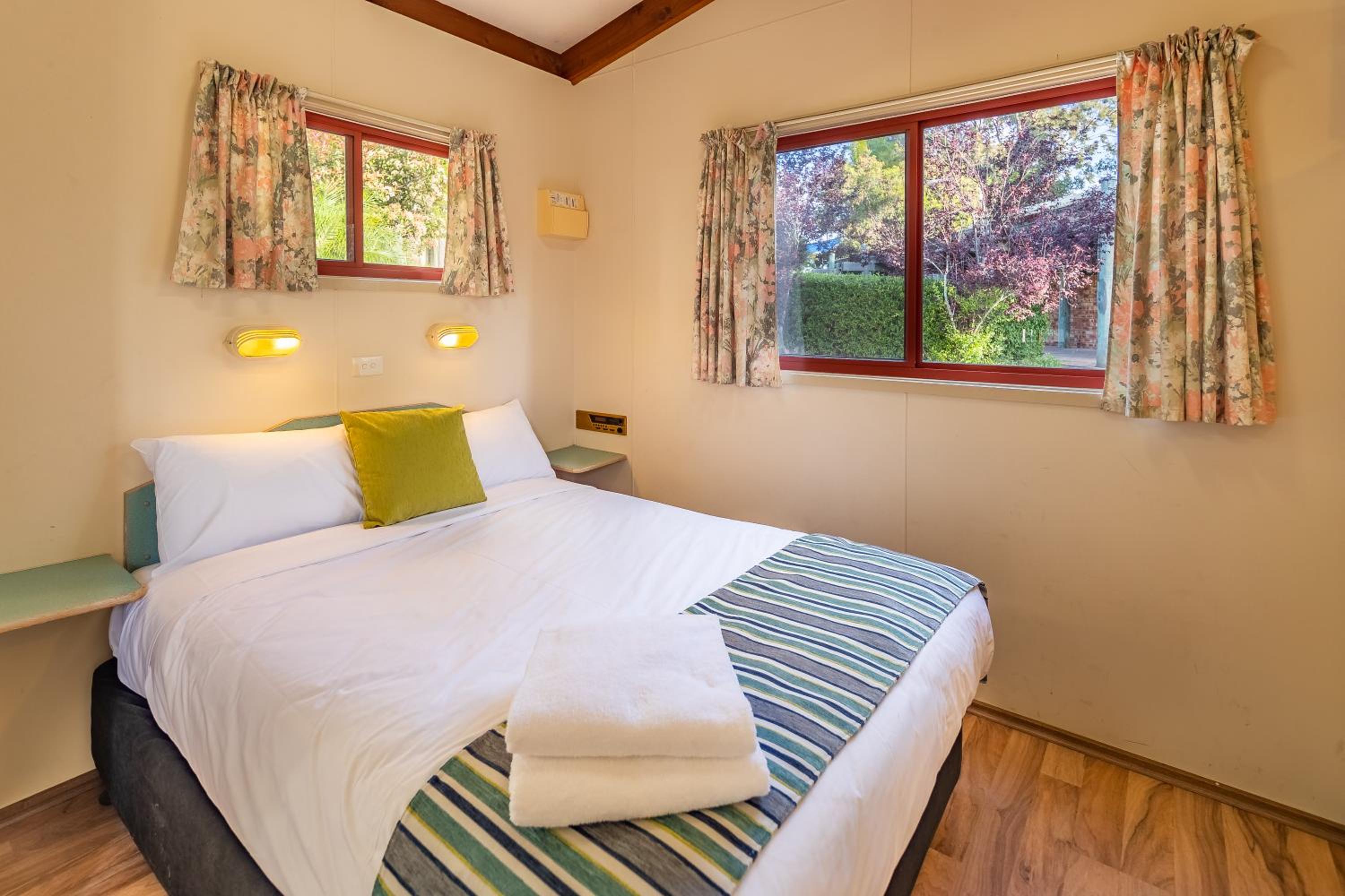 1 Bedroom Kookaburra Cabin photo 1