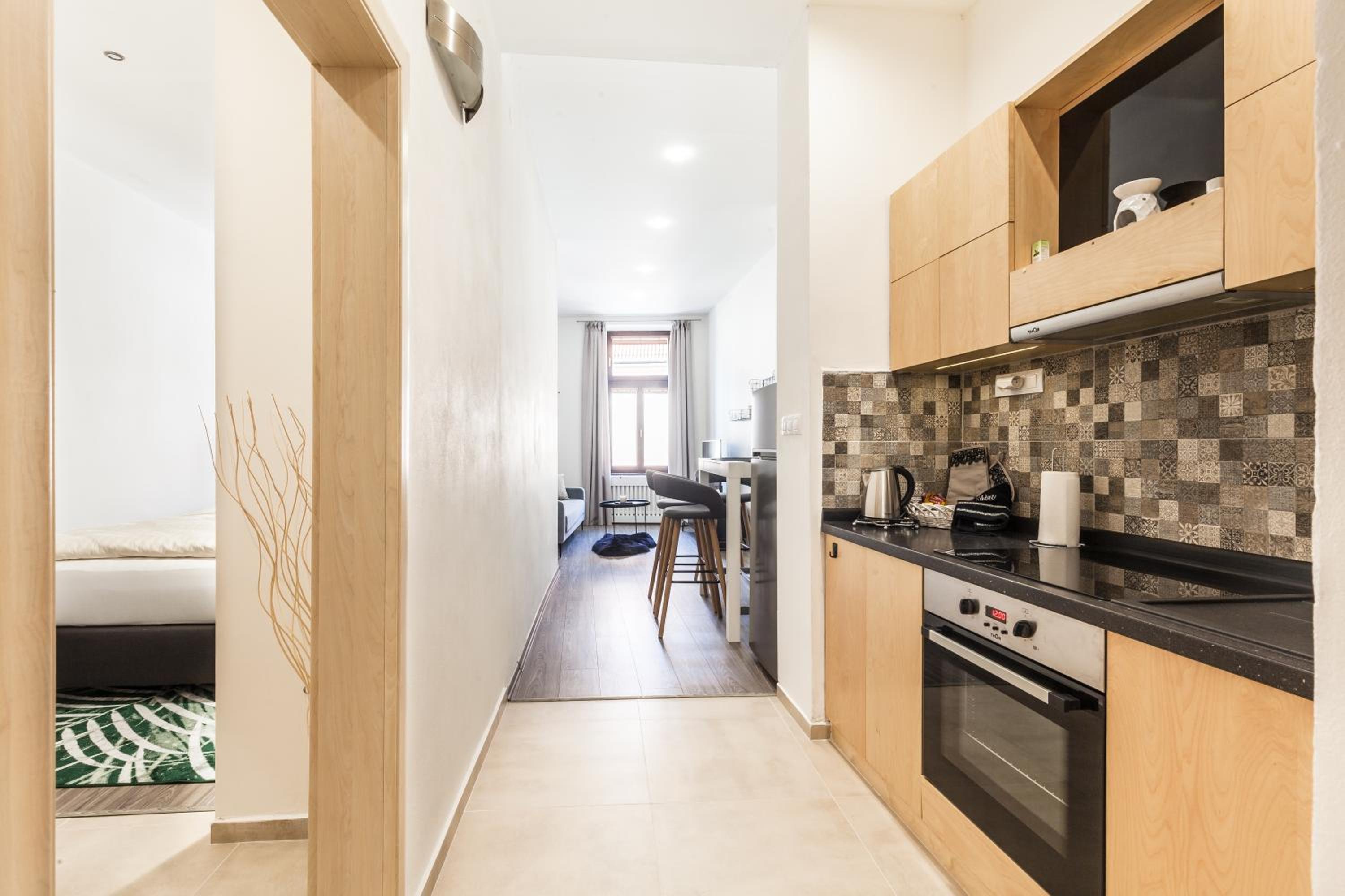 Apartment with Shower - Photo 6