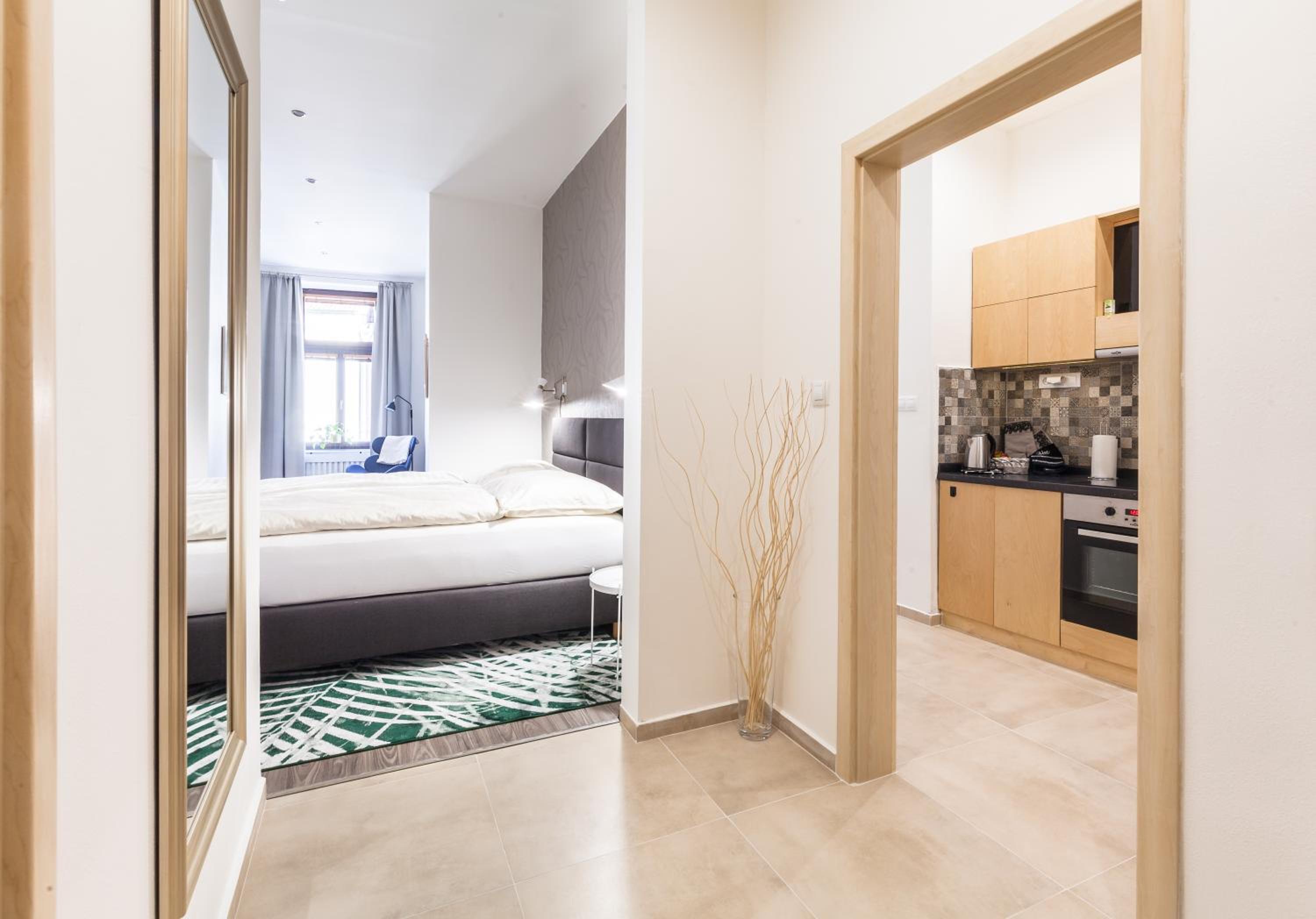 Apartment with Shower - Photo 4