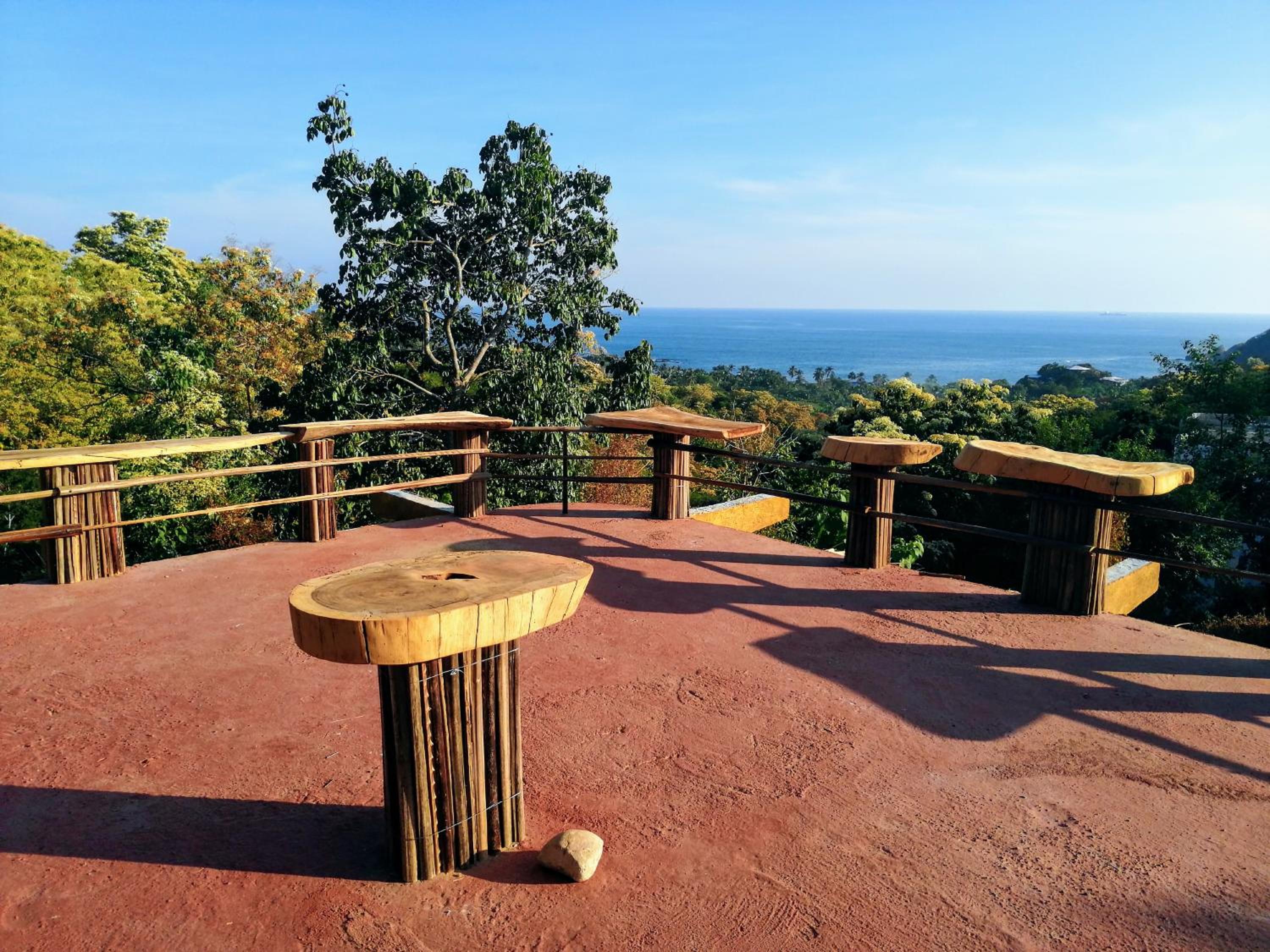Bungalow with Sea View - Photo 2