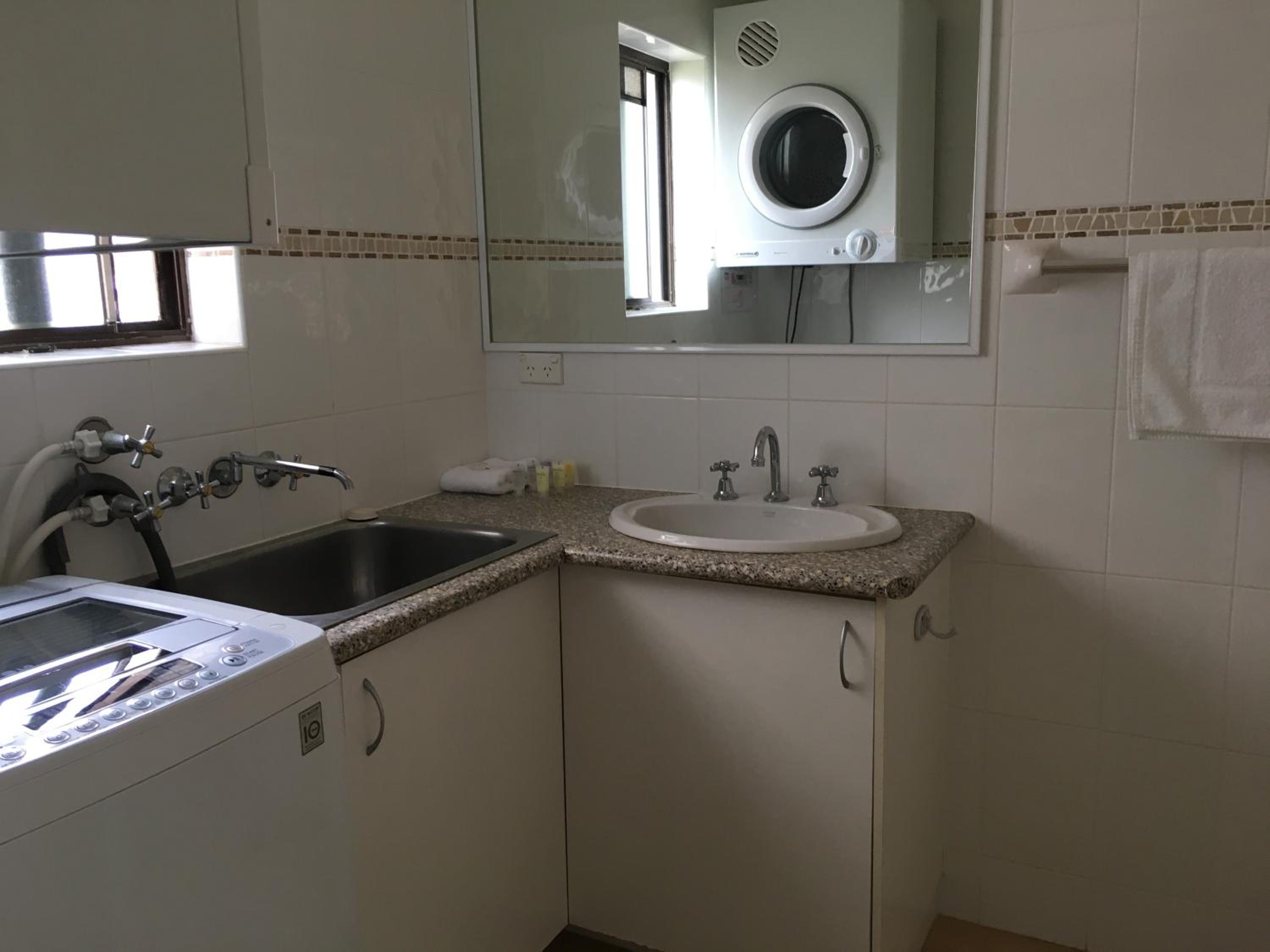 One-Bedroom Apartment - Photo 17