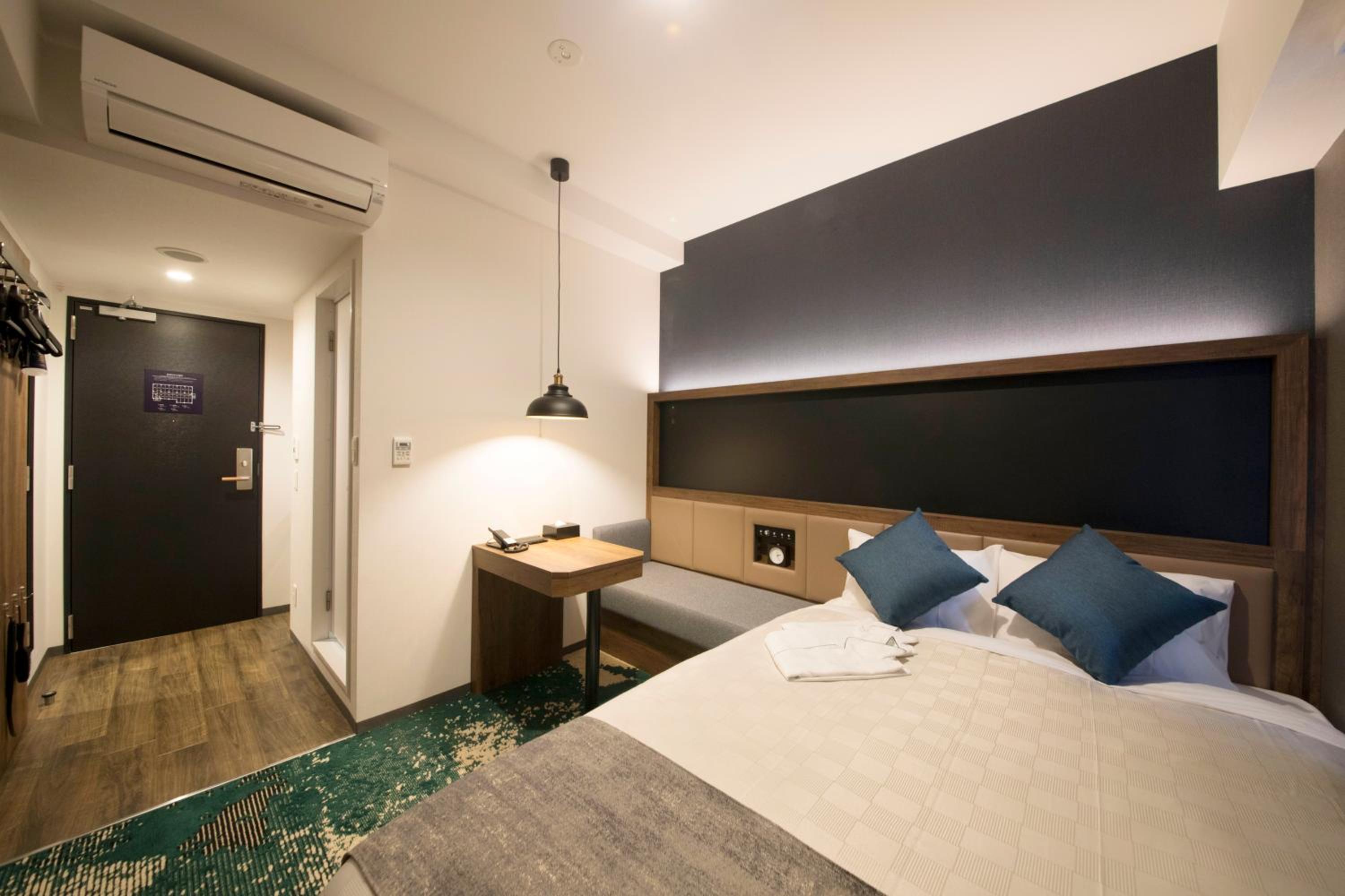 Standard Double Room - Non-Smoking - Photo 13