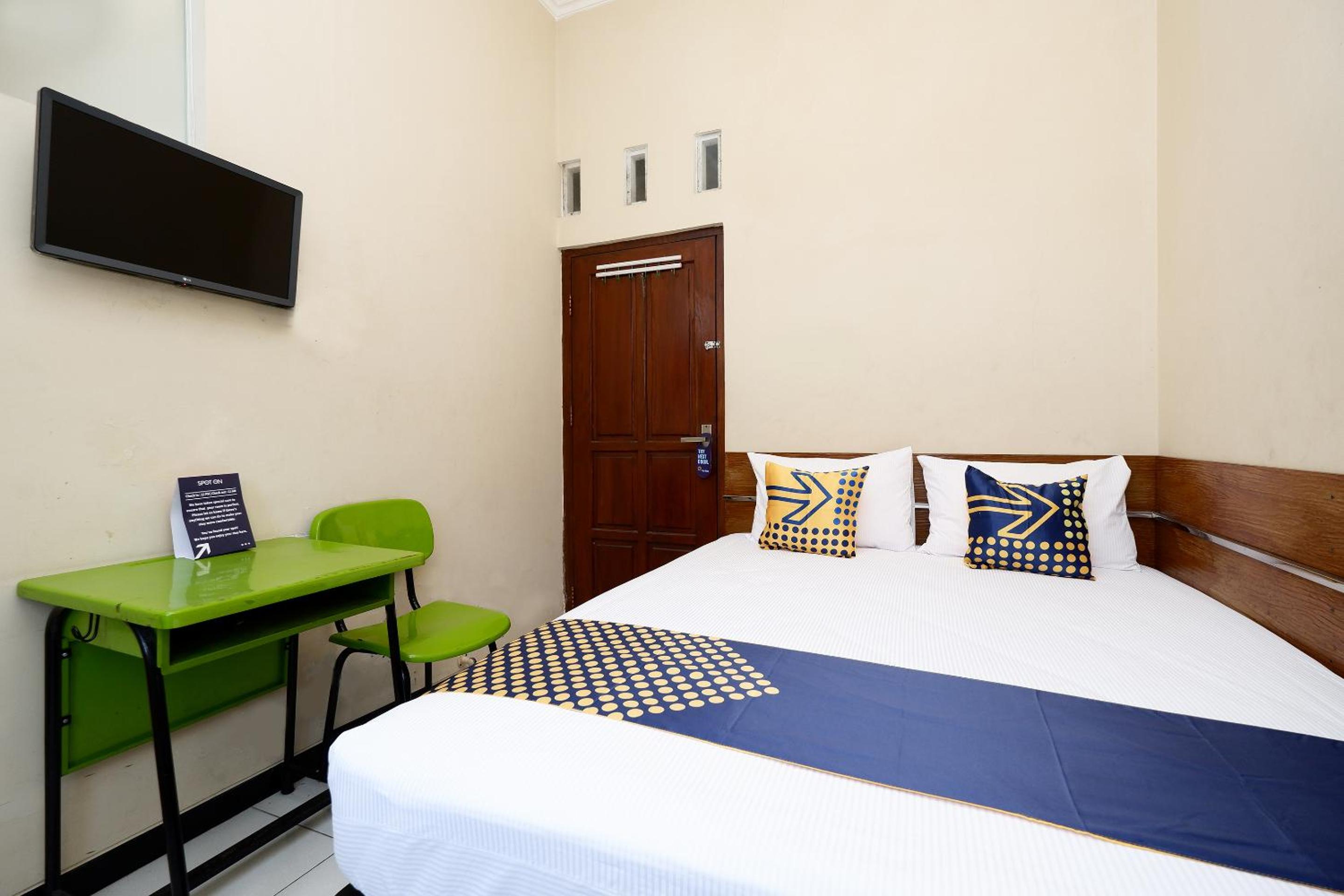 Standard Double Room - Photo 8