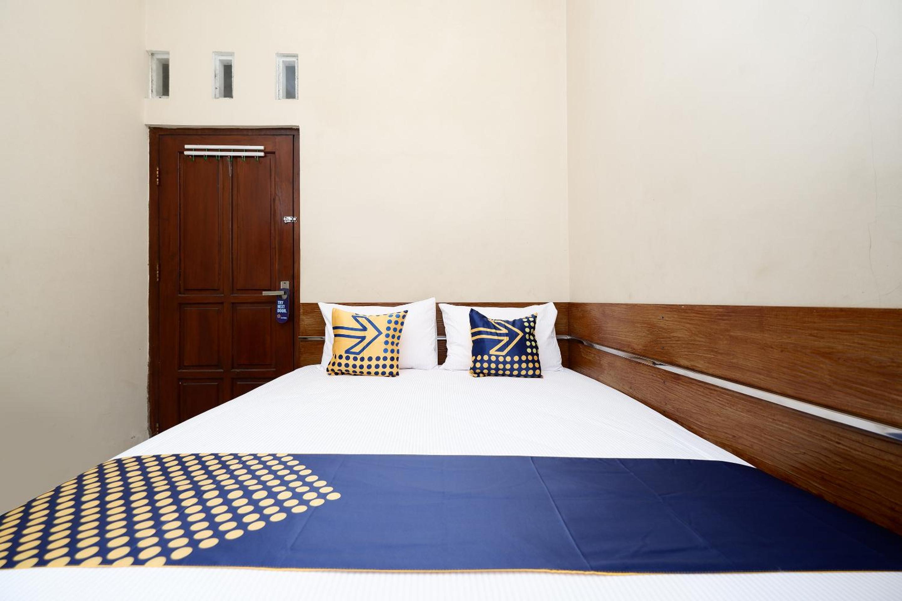 Standard Double Room - Photo 7