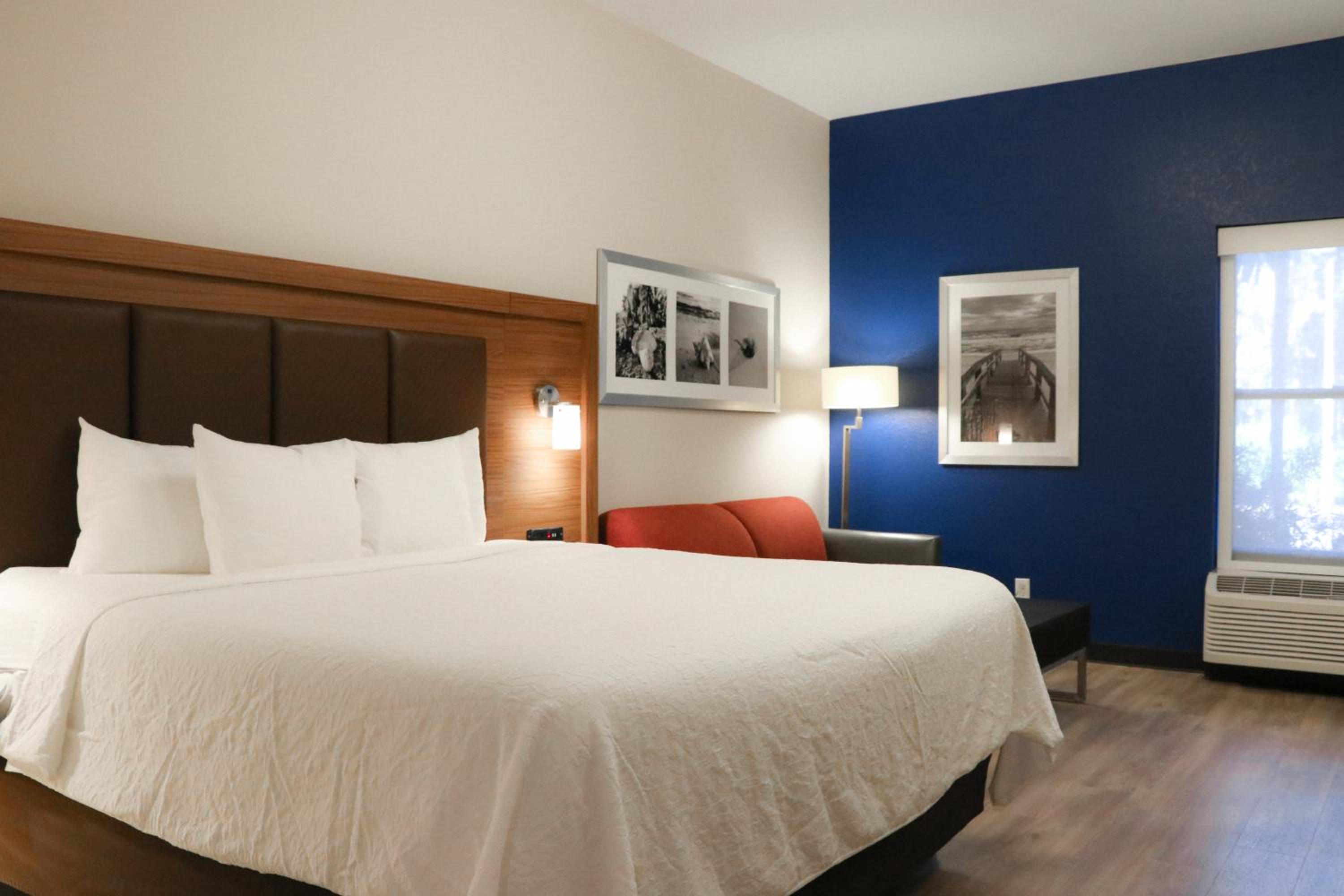 King Room - Non-Smoking - Photo 1