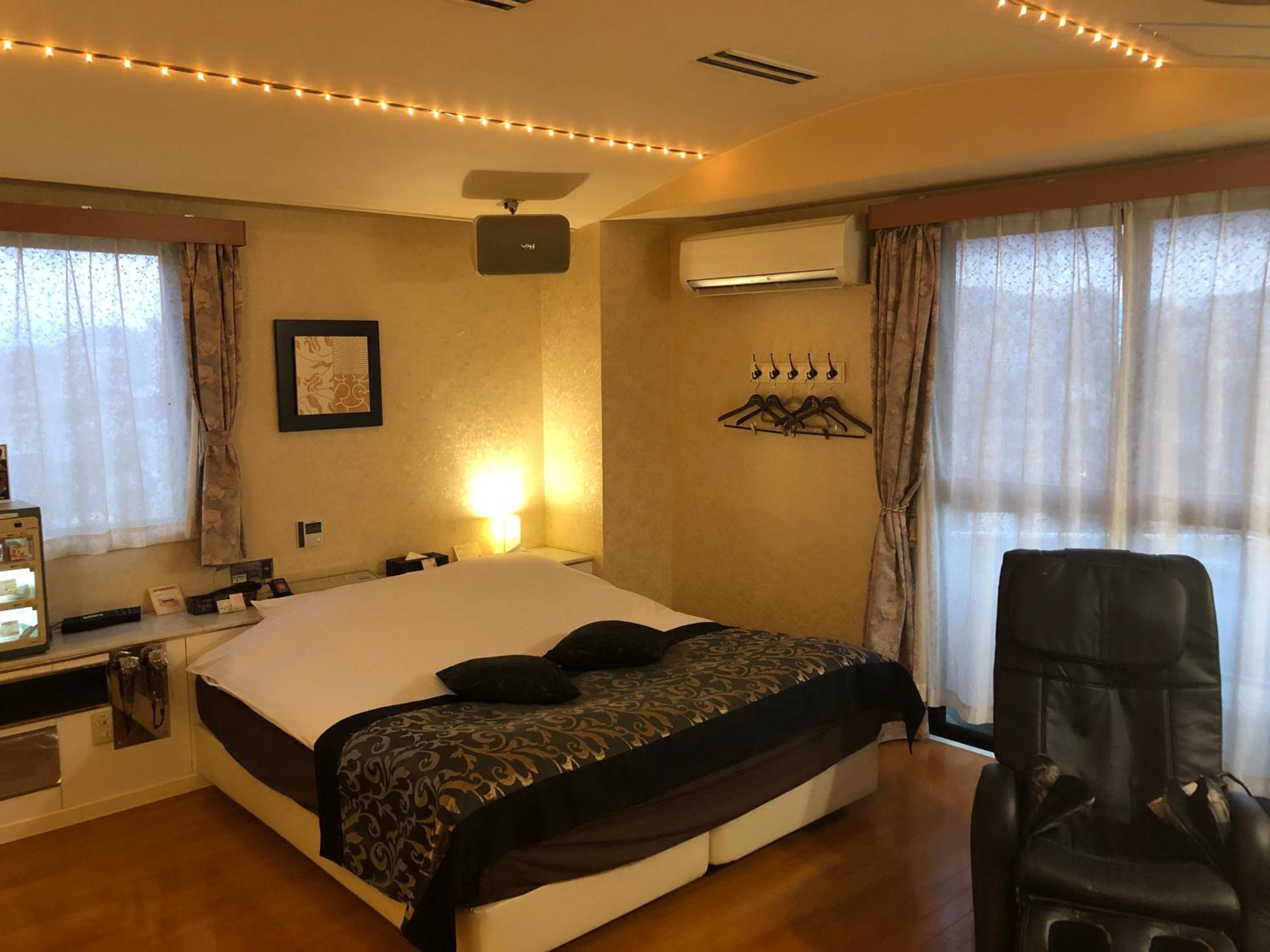 Double Room - Photo 7