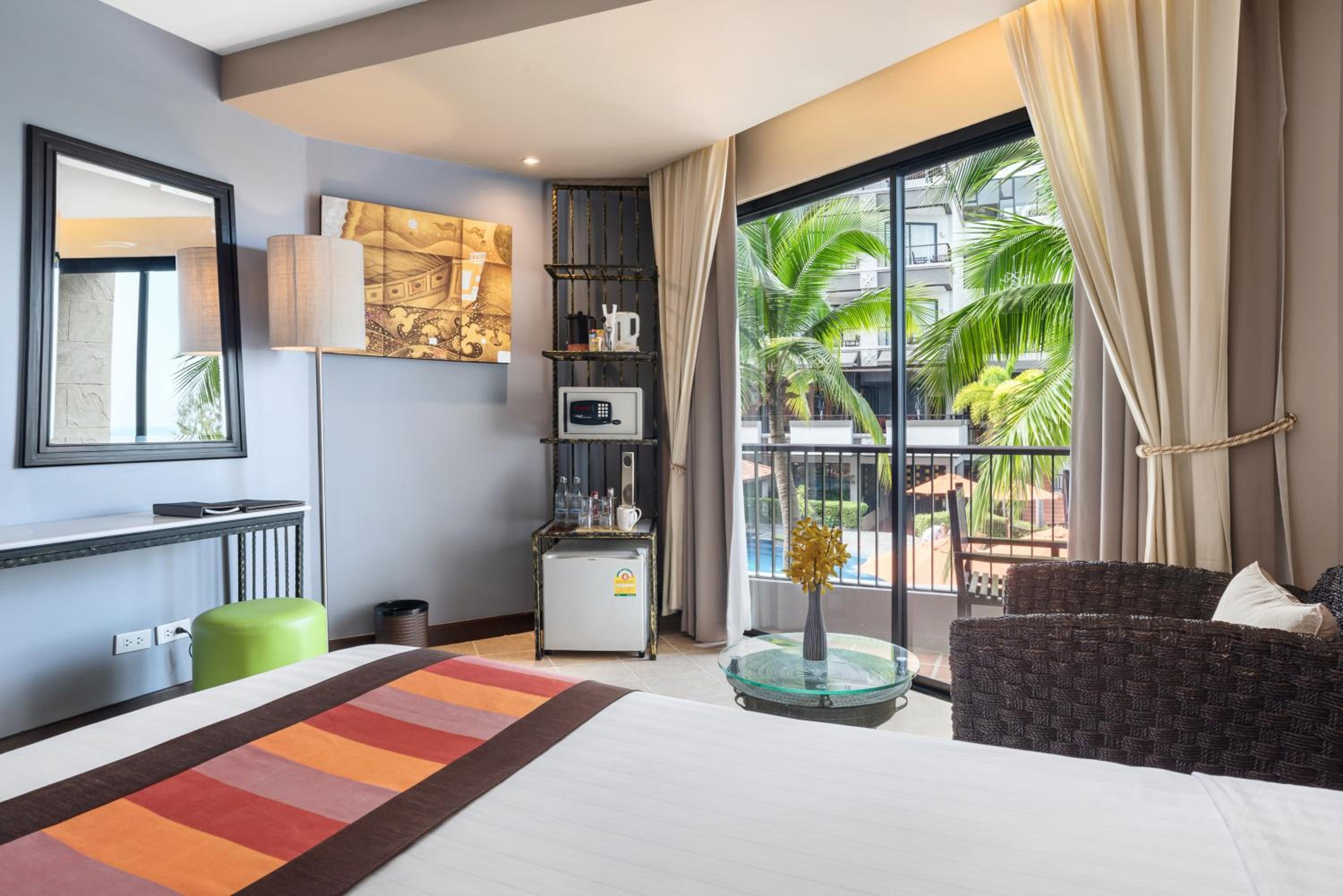 Deluxe Double or Twin Room with Sea View - Photo 9