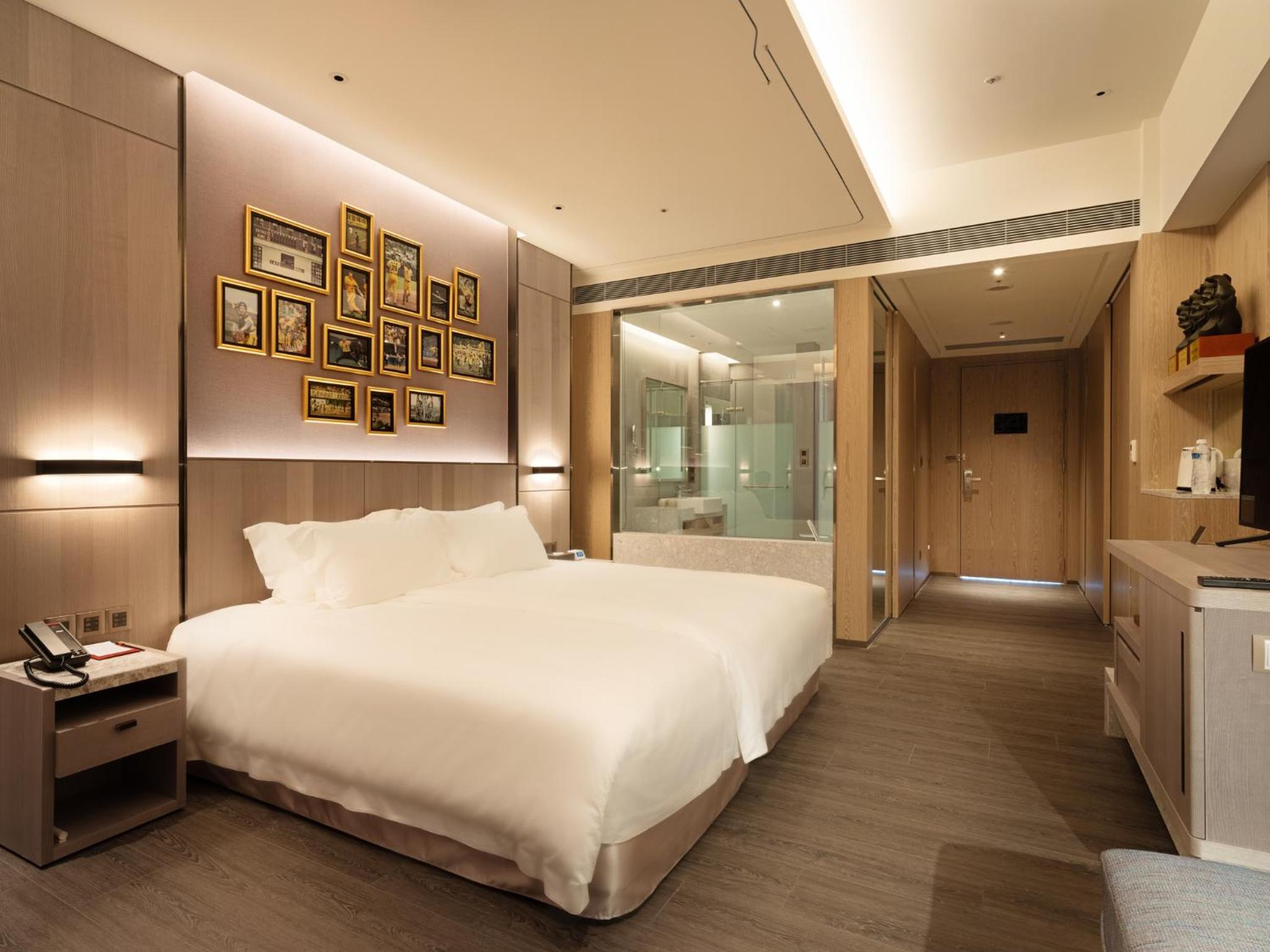 Brother Elephants-themed Double Room