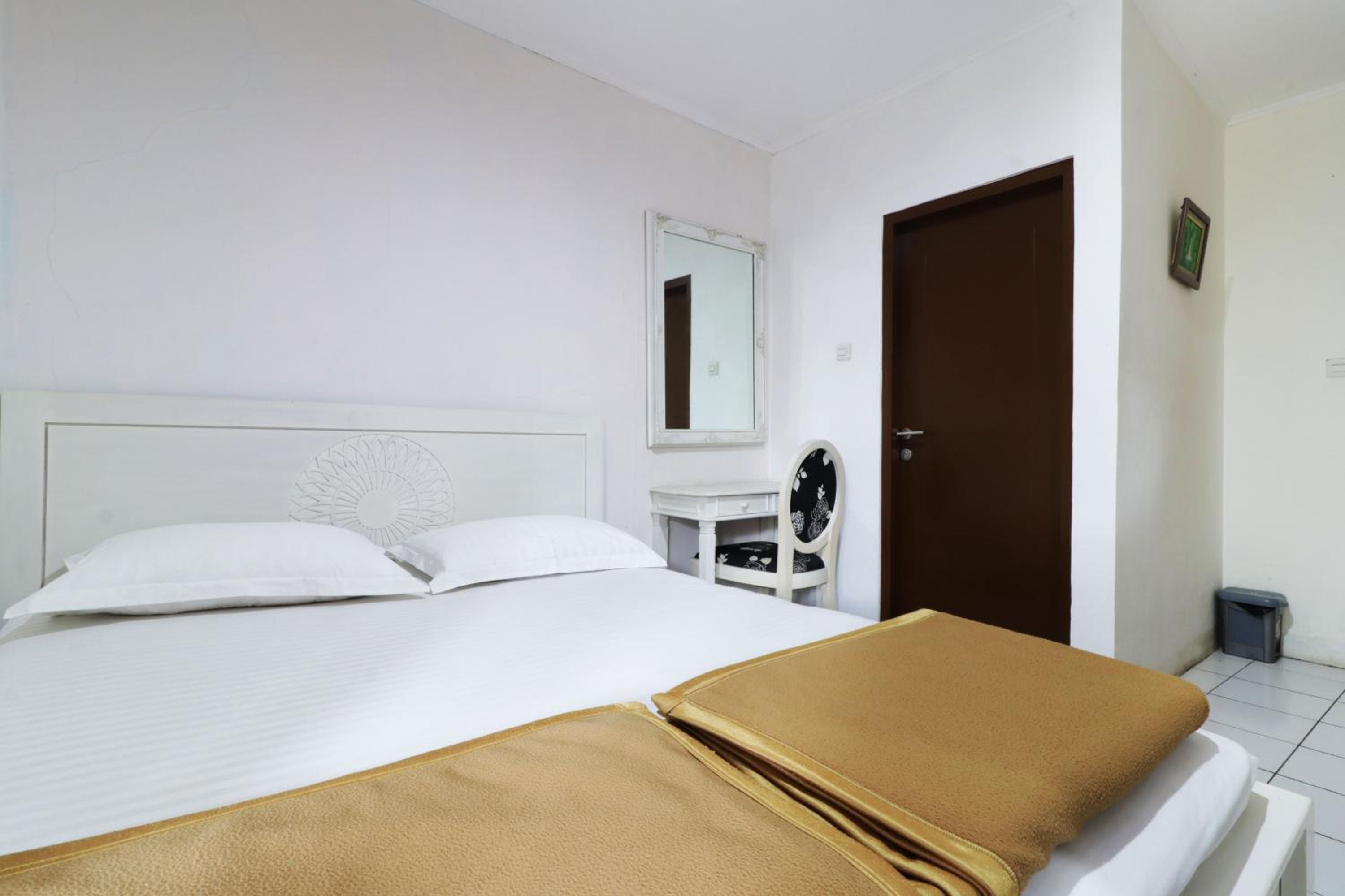 Standard Double or Twin Room photo 1