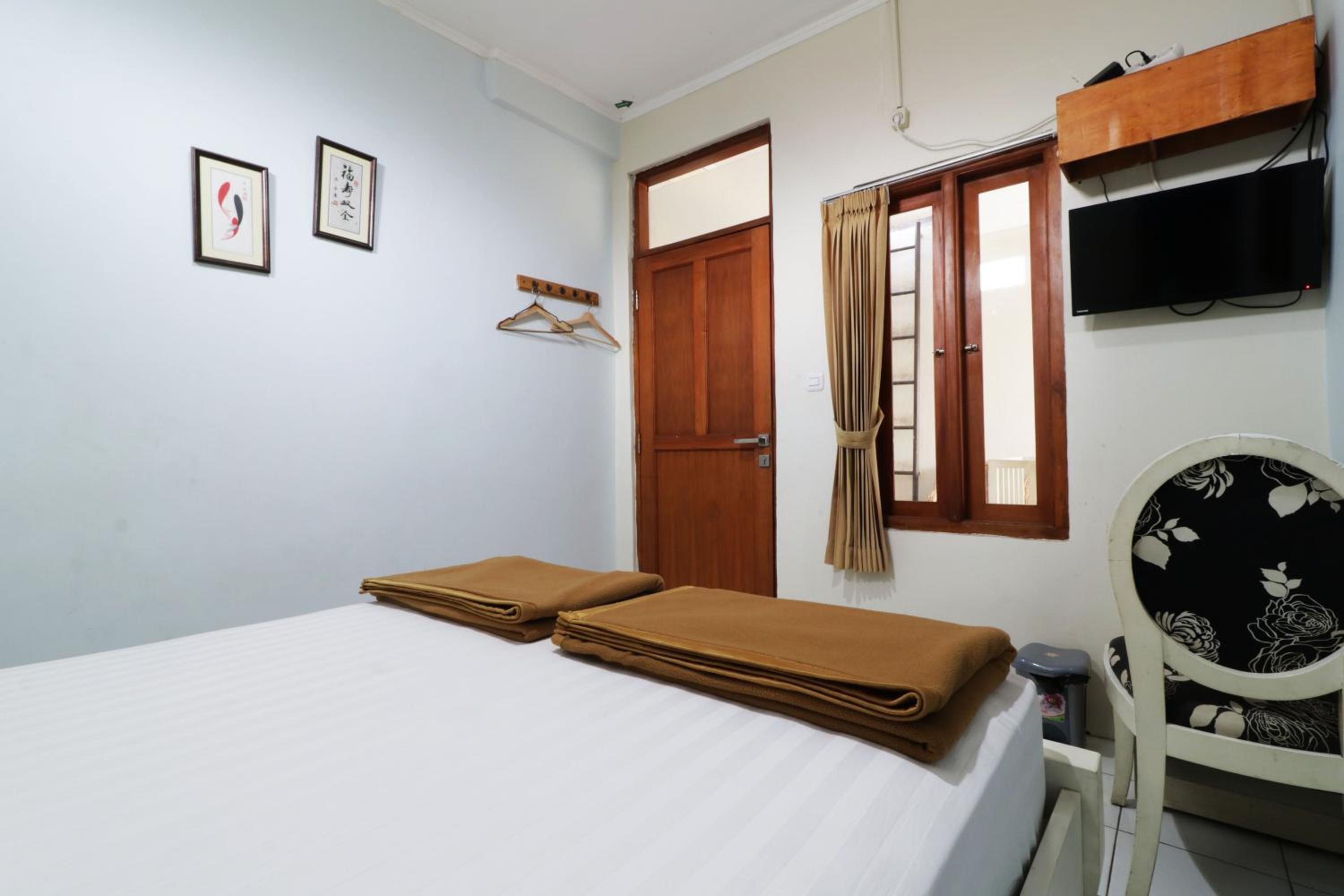 Double Room with Private External Bathroom photo 2