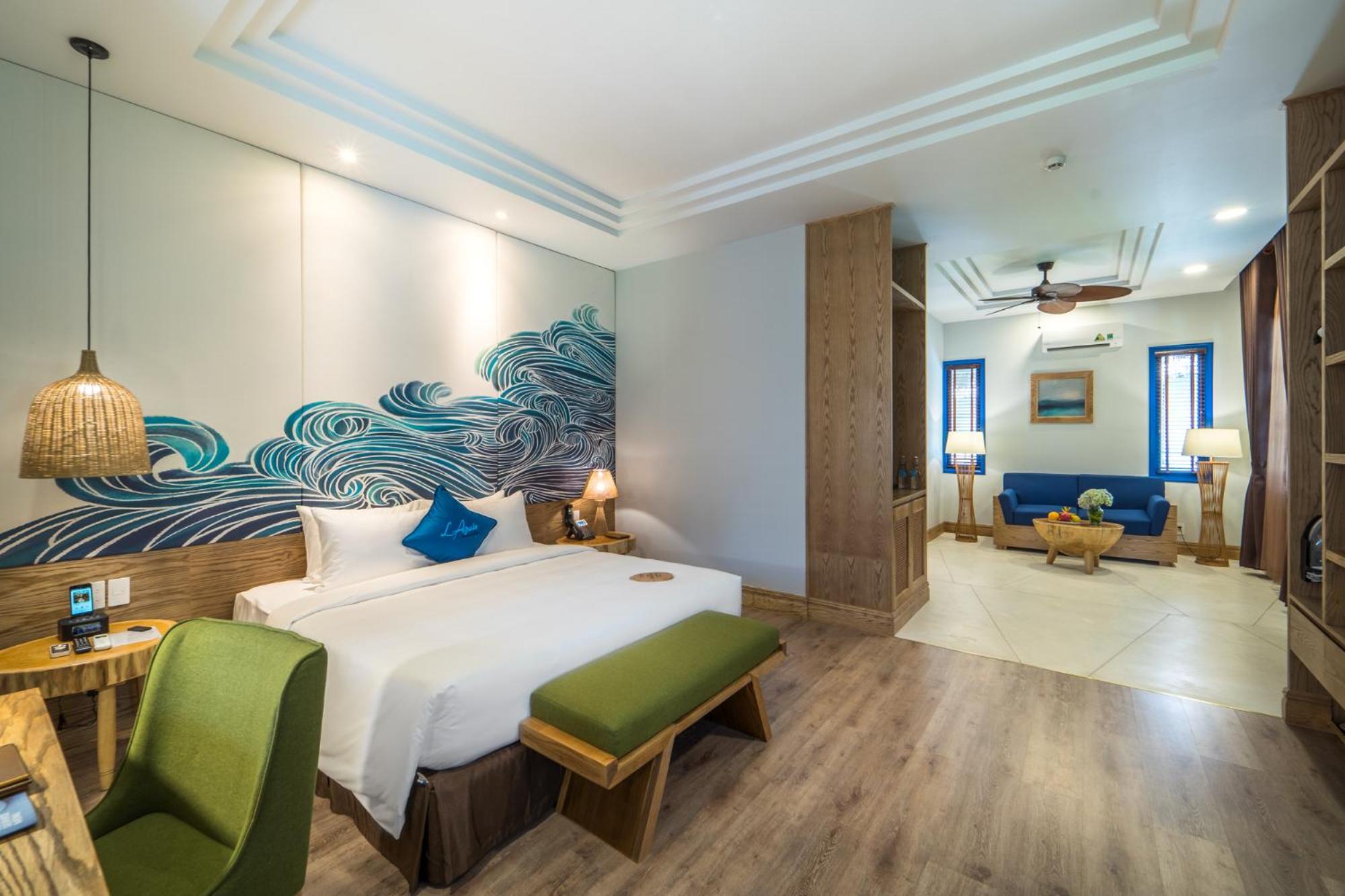 Executive Suite - Photo 8