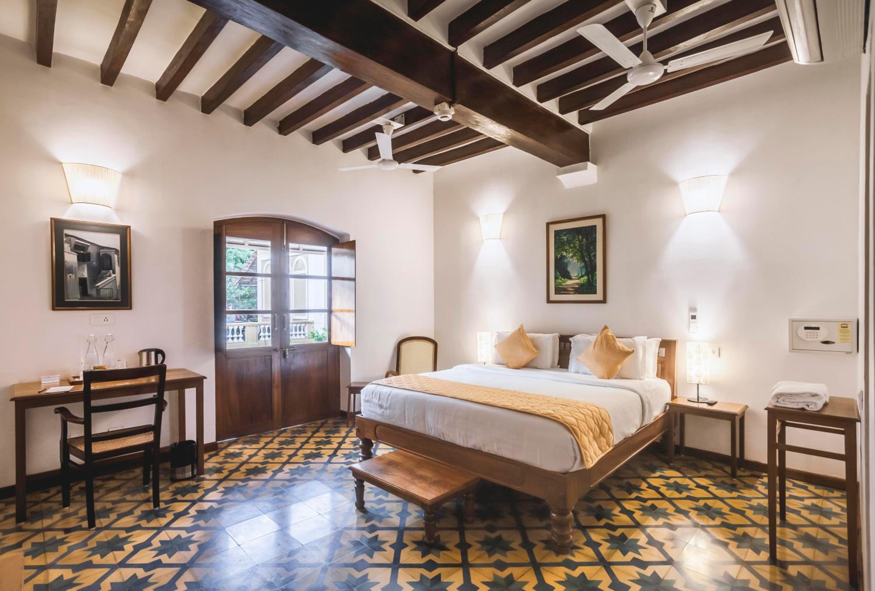 King Room with Balcony photo 1