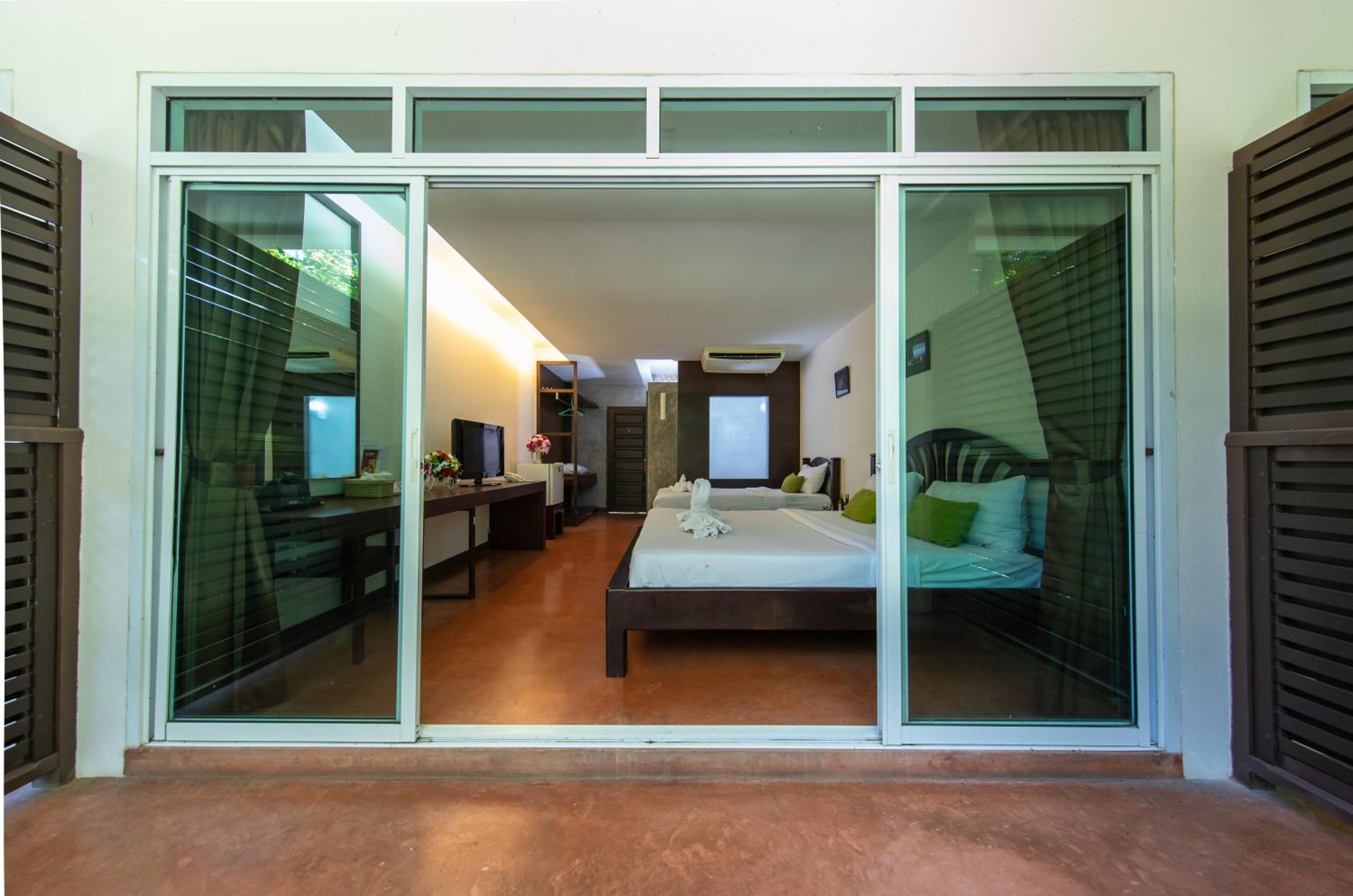 Superior Triple Room - Photo 8
