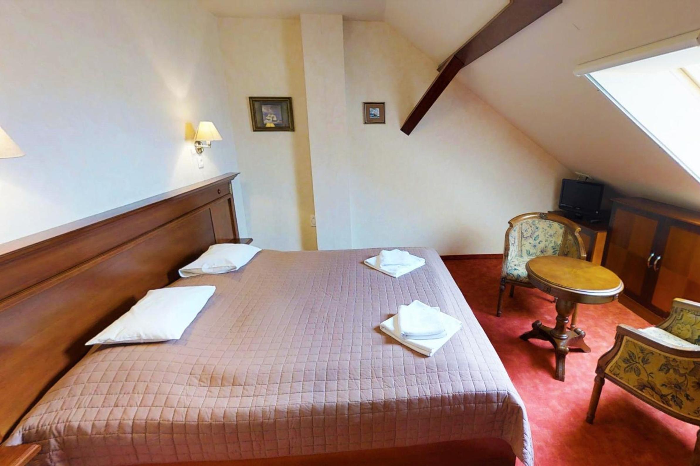 Deluxe Family Room - Photo 5