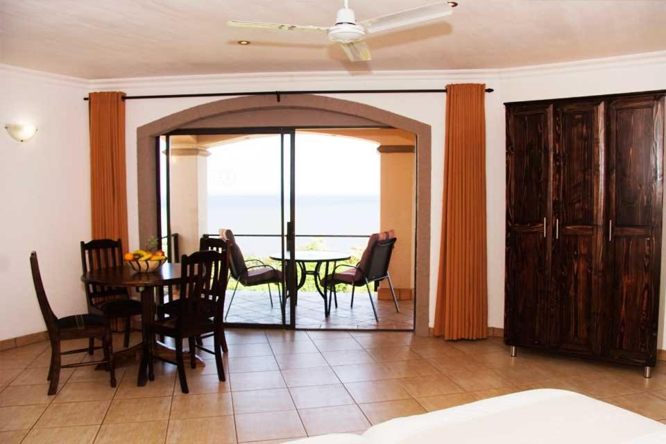 Deluxe Double or Twin Room with Sea View