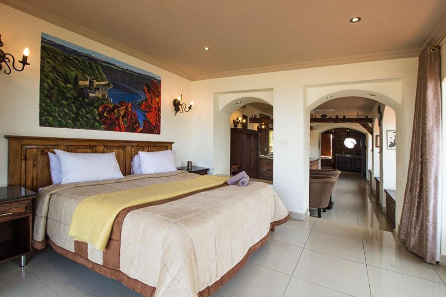 Deluxe Double Room with Balcony and Sea View