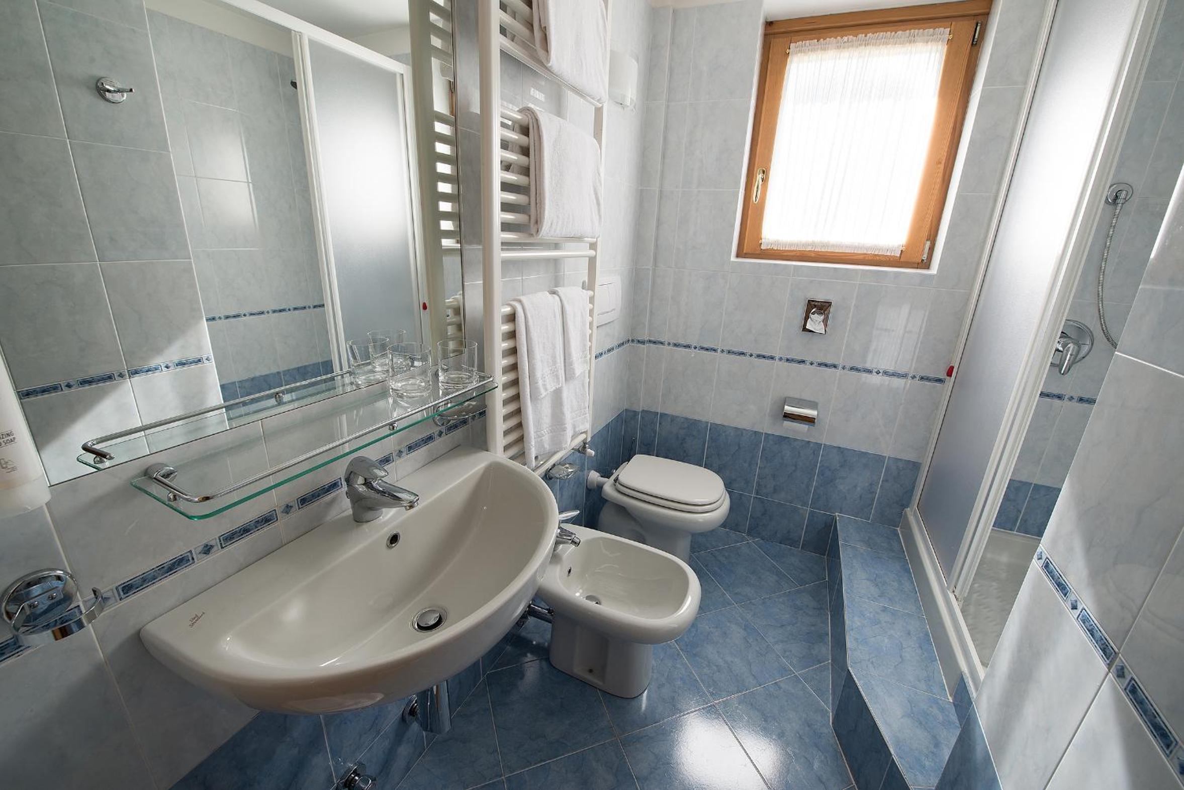 Standard Quadruple Room - Photo 4