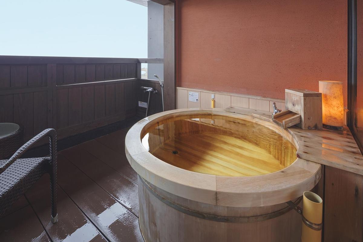 Japanese-Style Room with Sea View and Open-Air Bath - Meal Provided at Restaurant - Photo 3