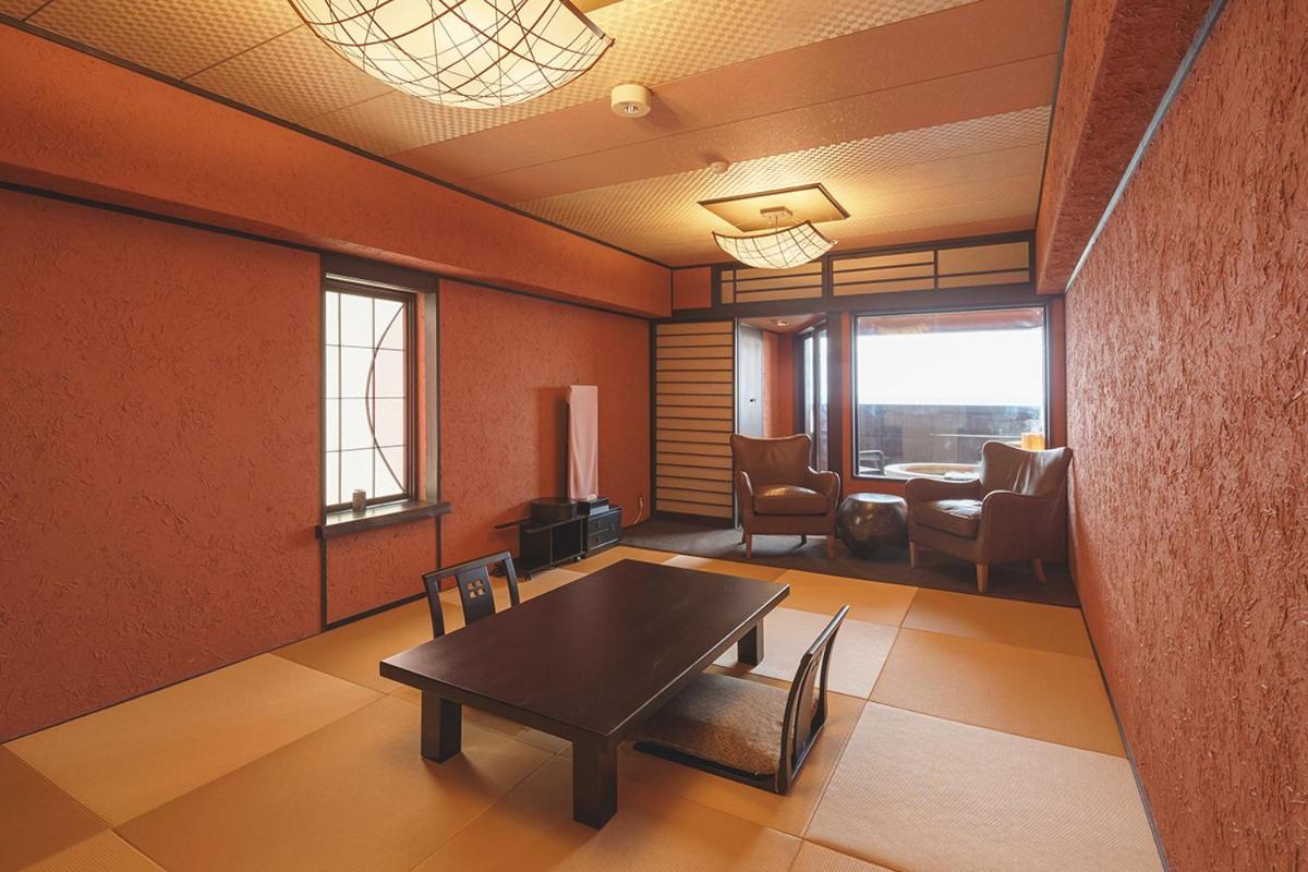 Japanese-Style Room with Sea View and Open-Air Bath - Meal Provided at Restaurant - Photo 2