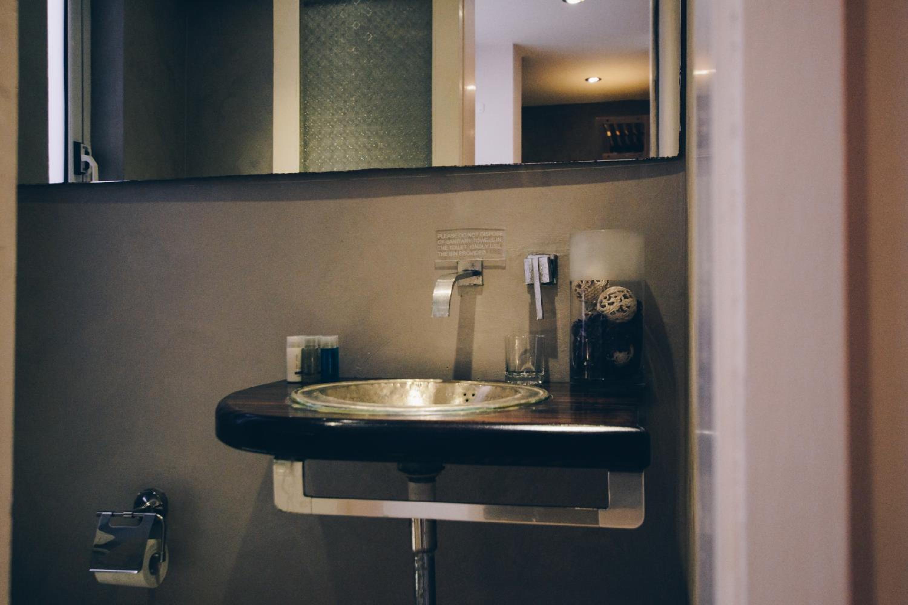 Superior One-Bedroom Apartment - Photo 12